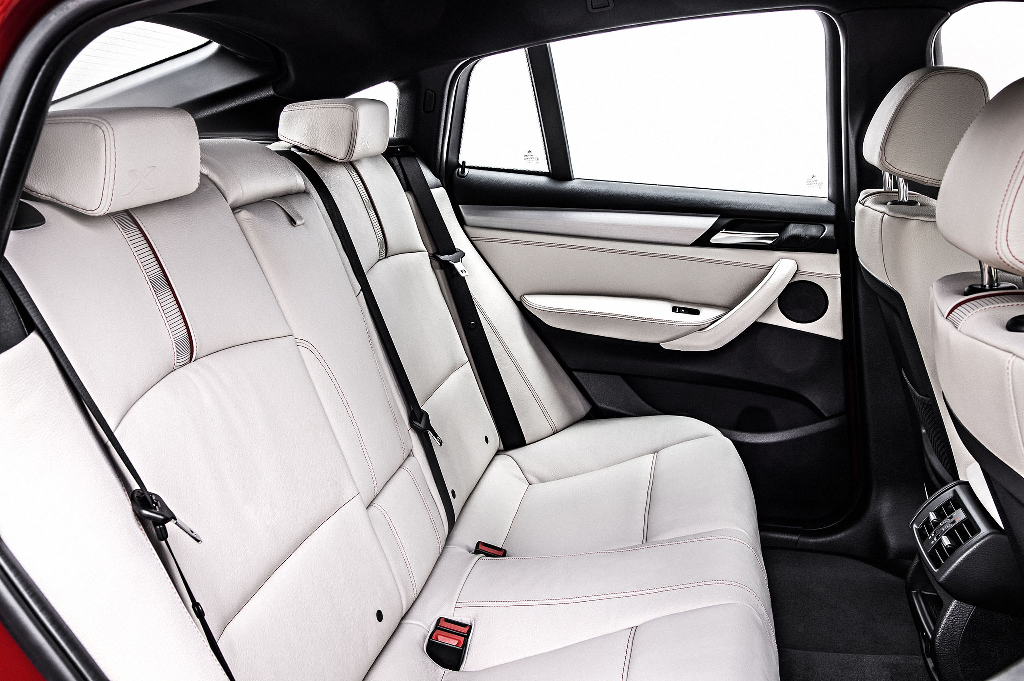BMWX4 06
