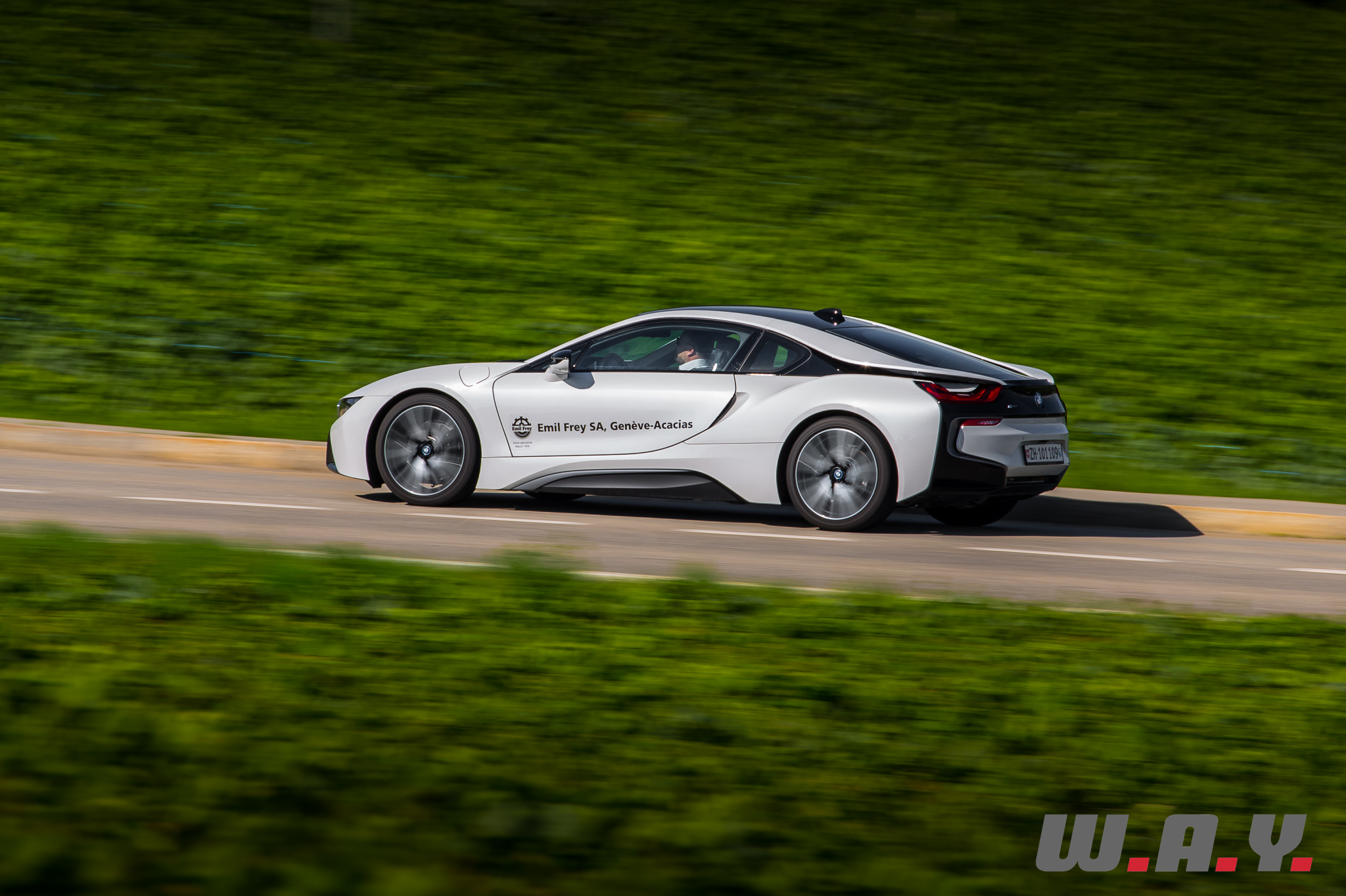 BMWi8-45