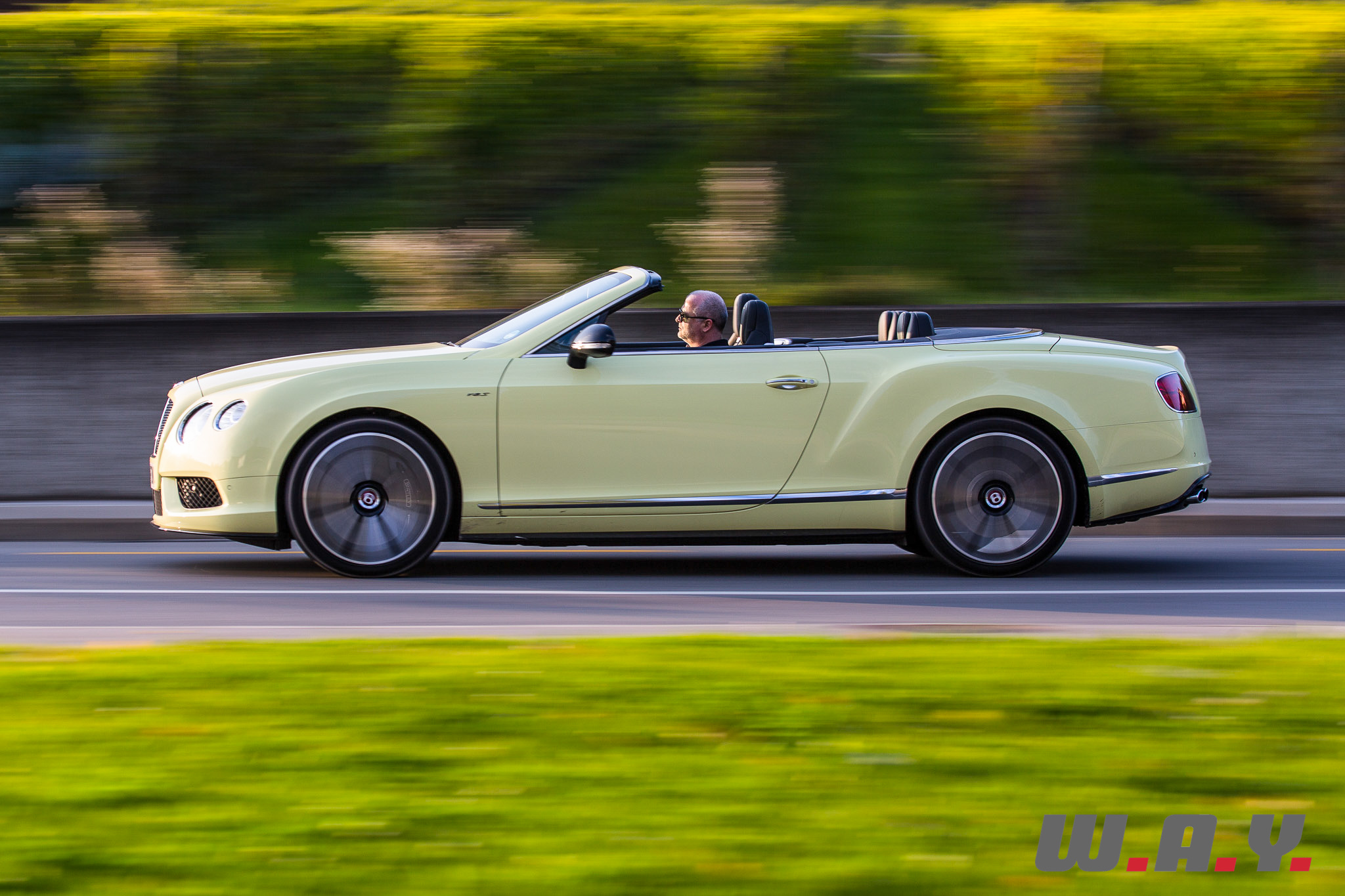 BentleyCGTCV8S-18