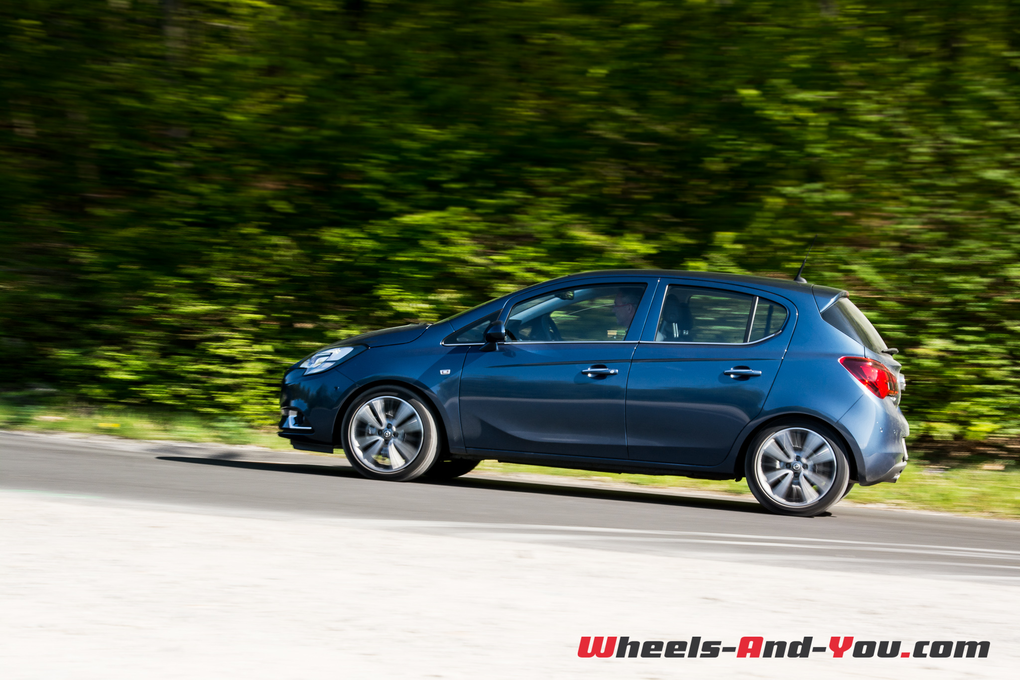 Corsa-16