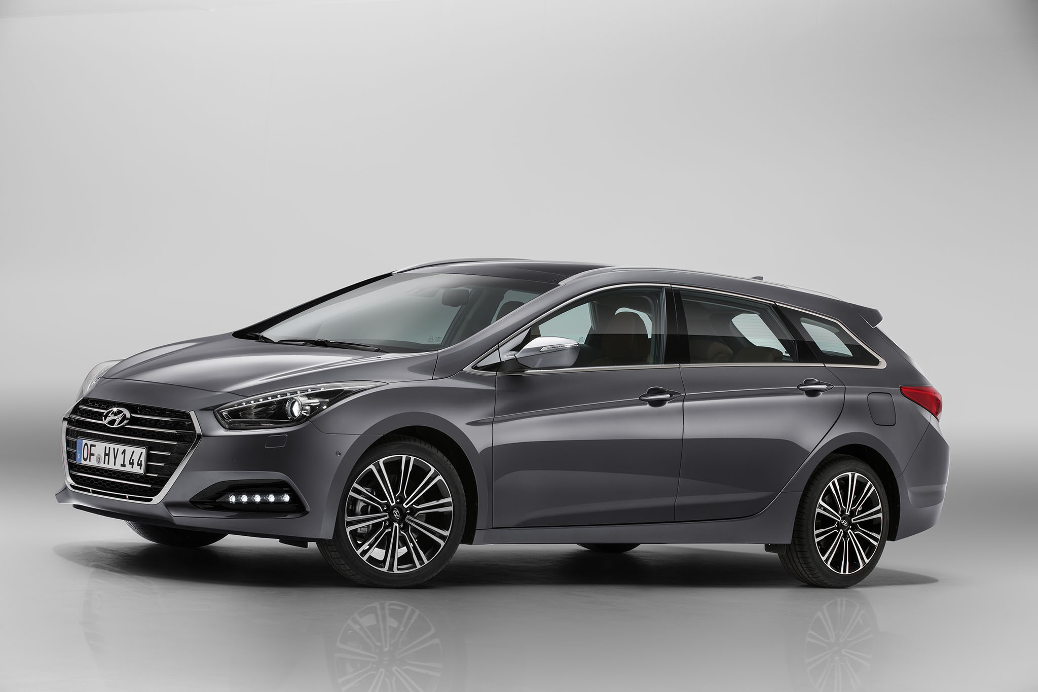 HyundaiNewi40 01