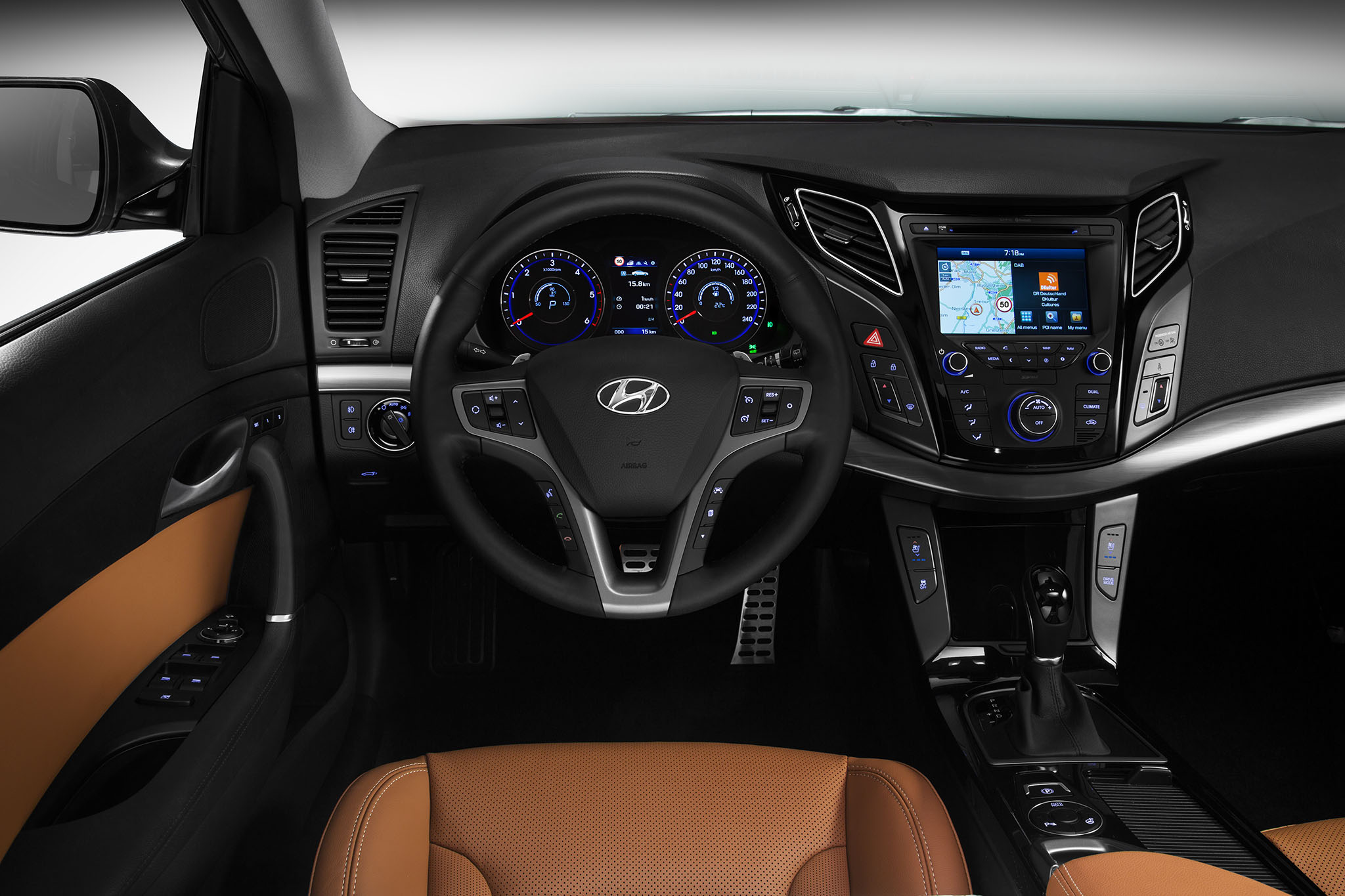 HyundaiNewi40 03