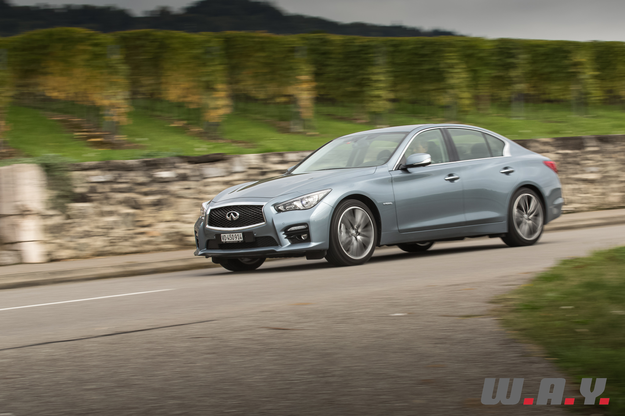 InfinitiQ50Shybrid-23