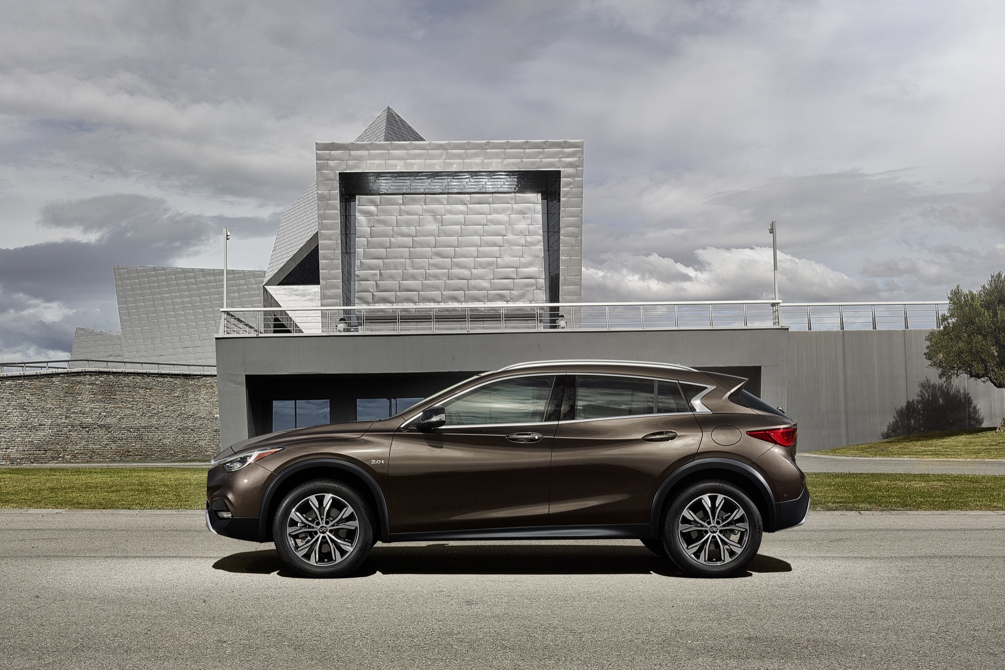 InfinitiQX30 04