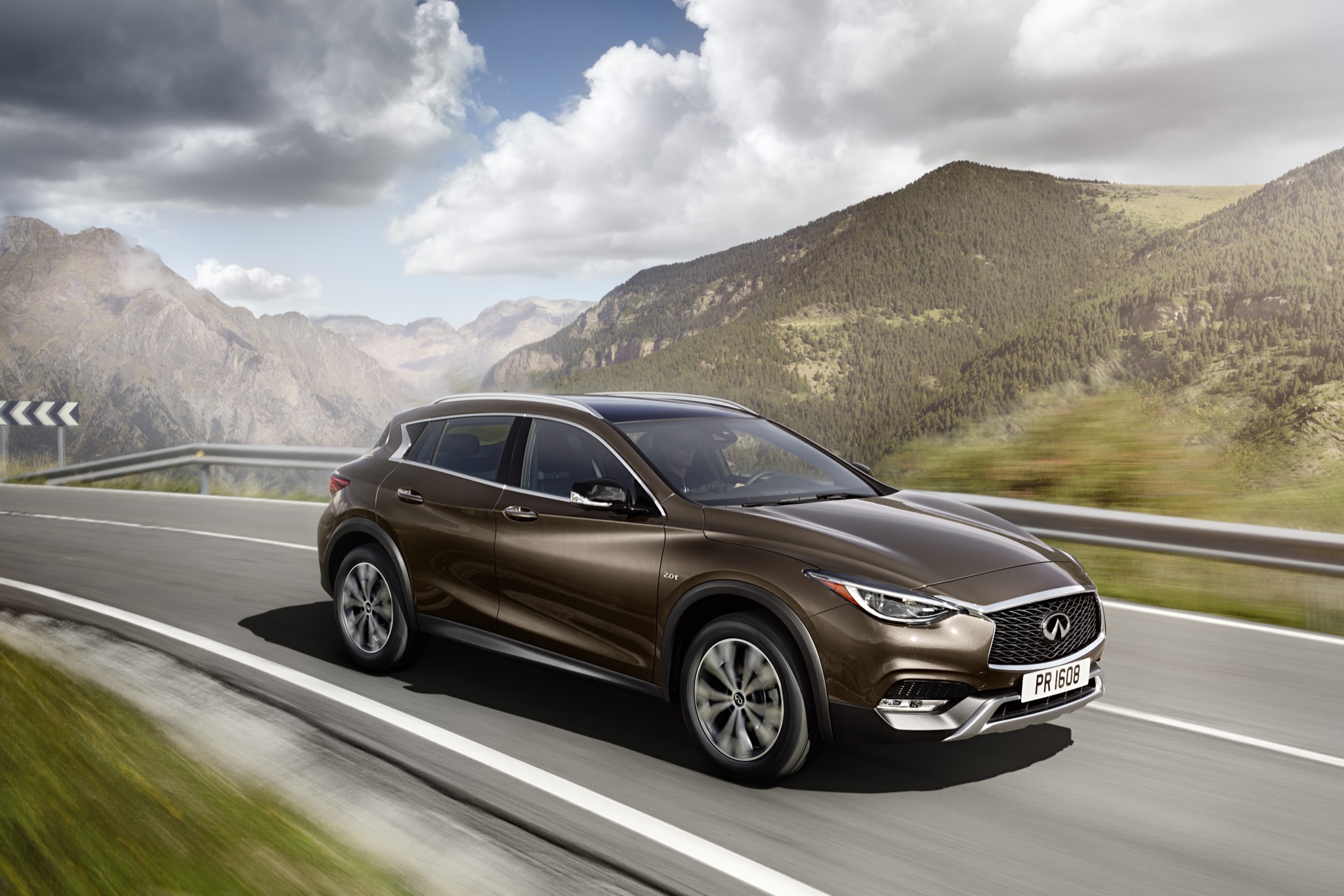 InfinitiQX30 06