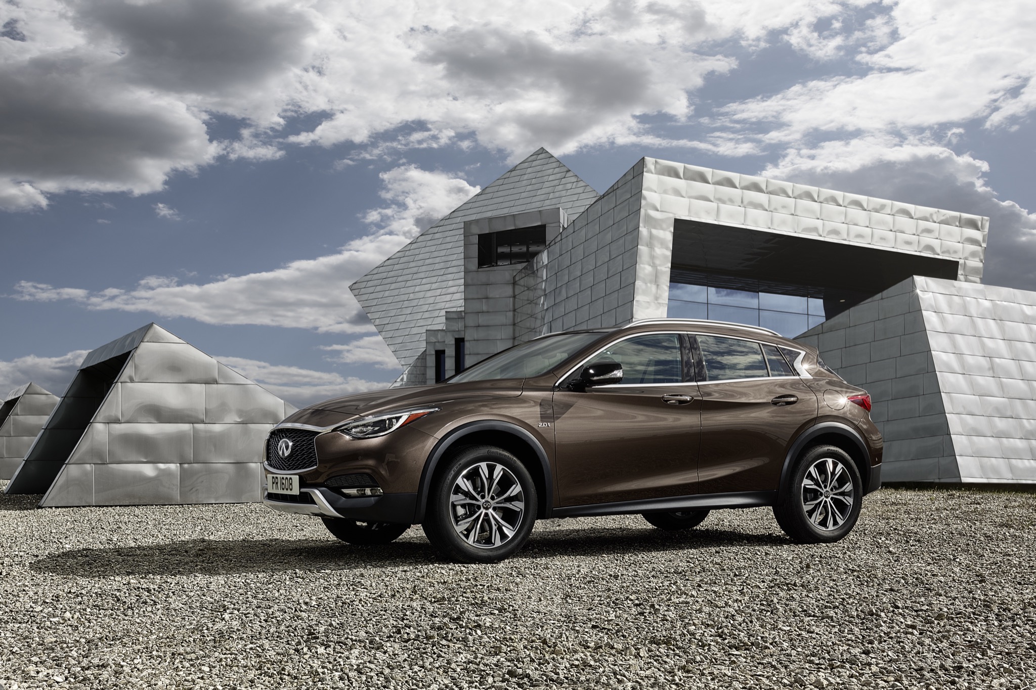 InfinitiQX30 08