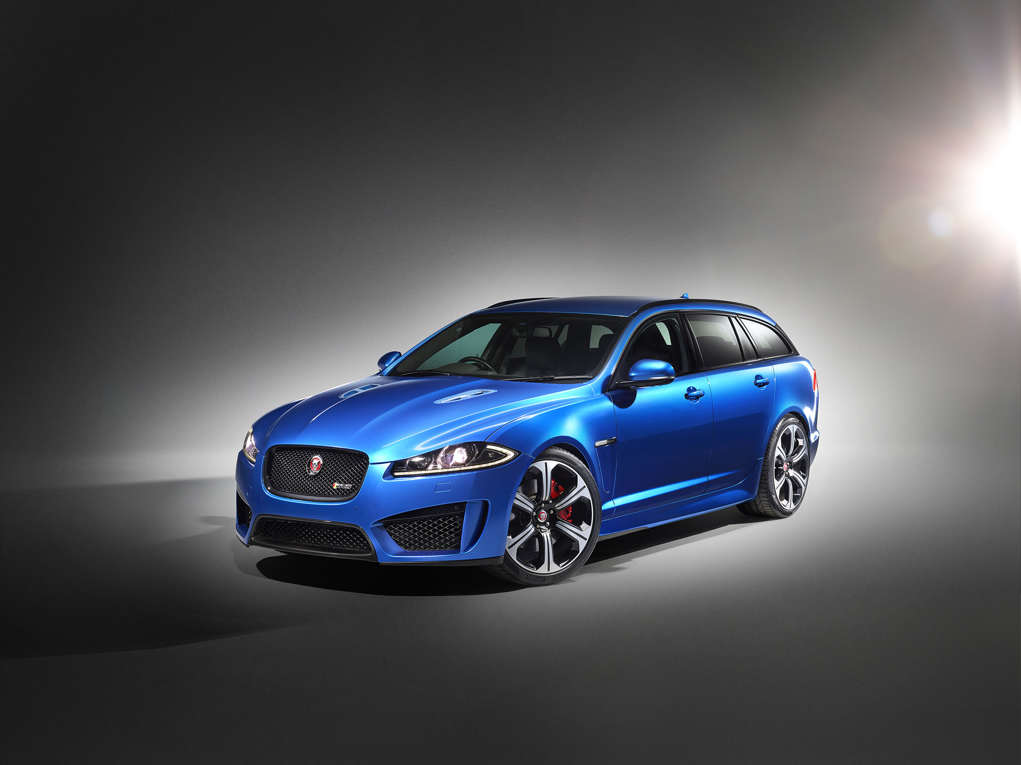 JagXFRSSportbrake 01