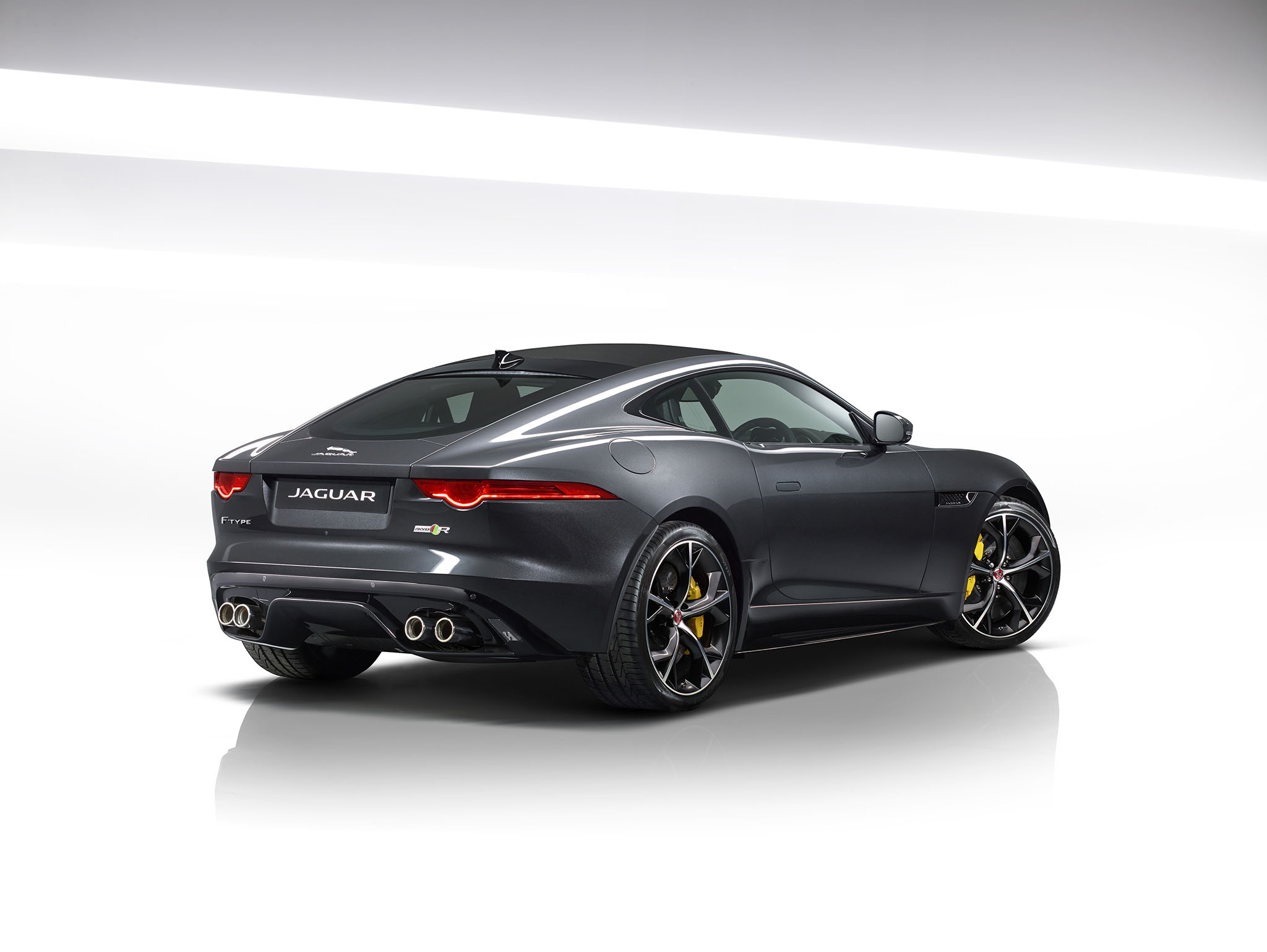 JaguarFTypeAWD 01