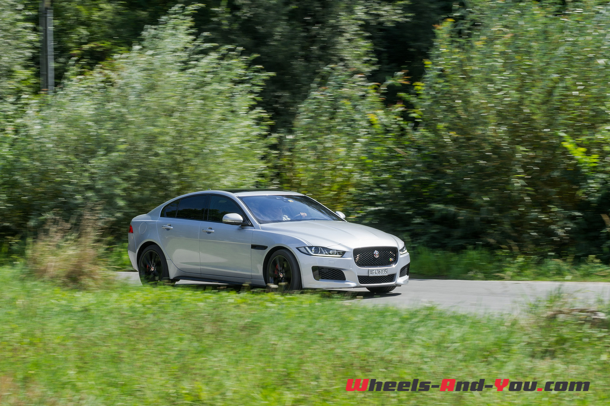 Jaguar XE-25