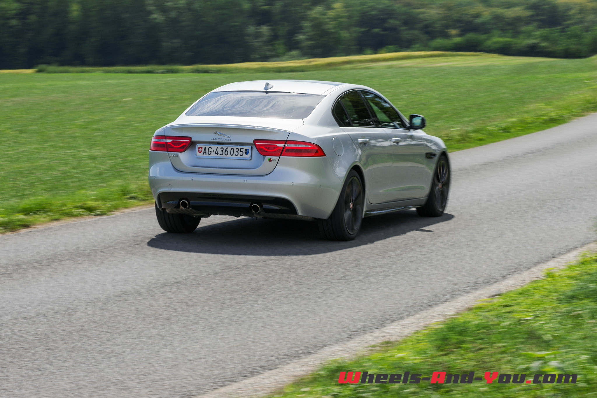 Jaguar XE-28