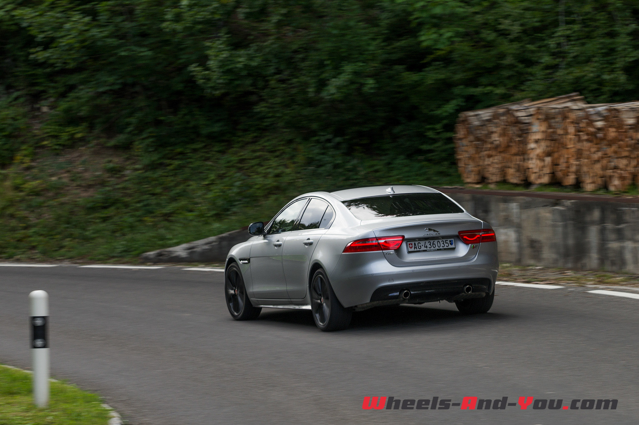 Jaguar XE-30