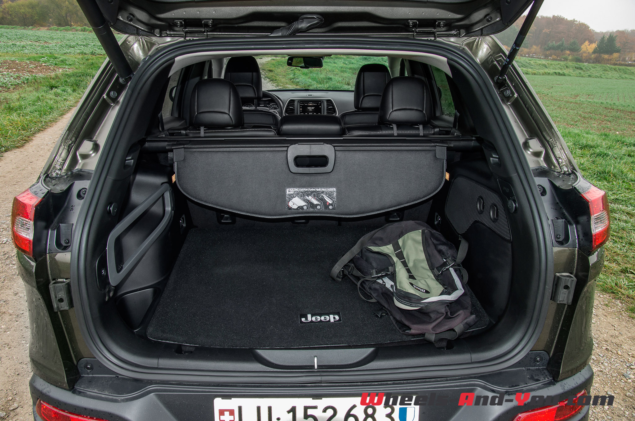 Jeep-Cherokee-66