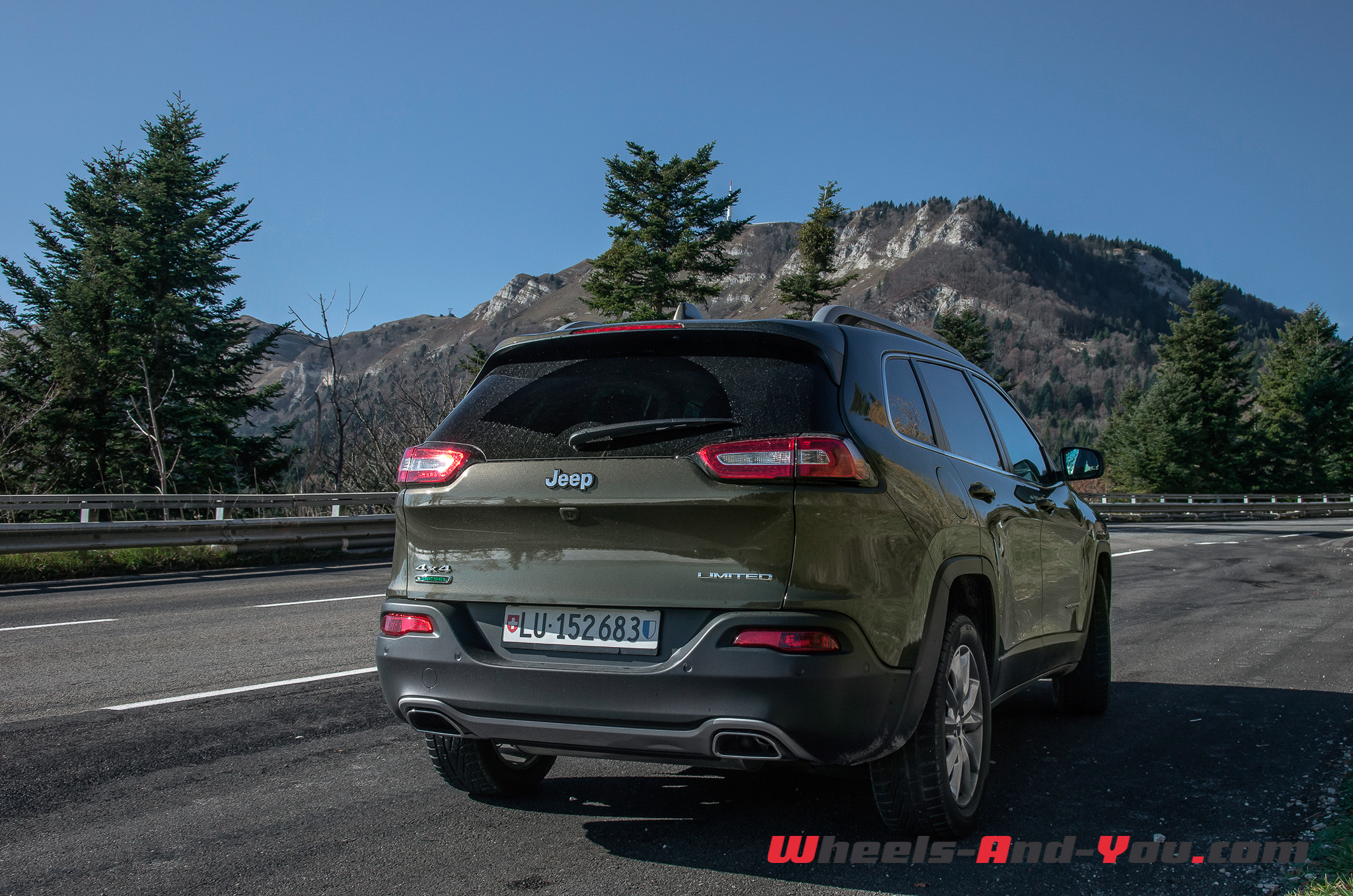 Jeep-Cherokee-73