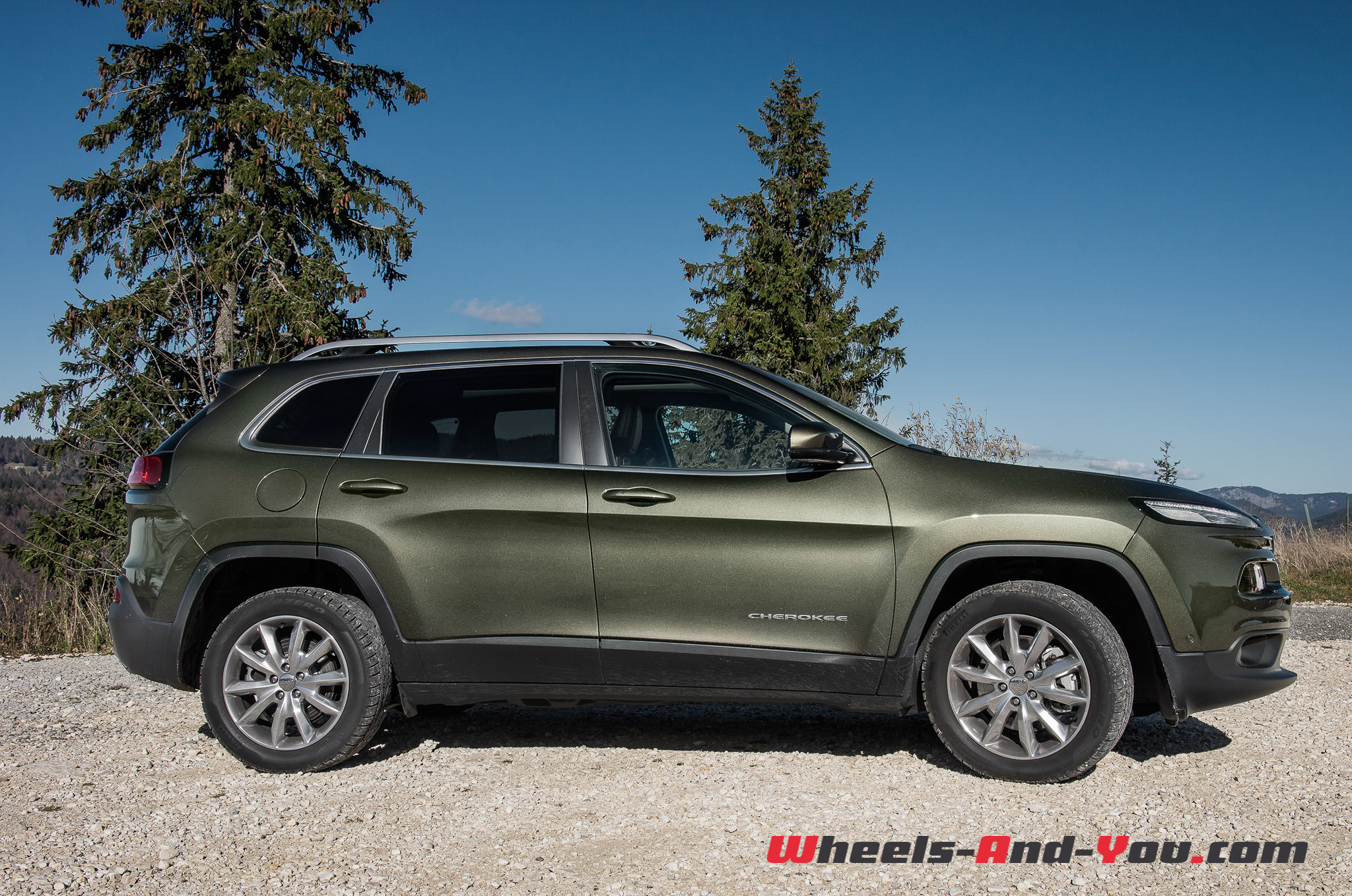 Jeep-Cherokee-77