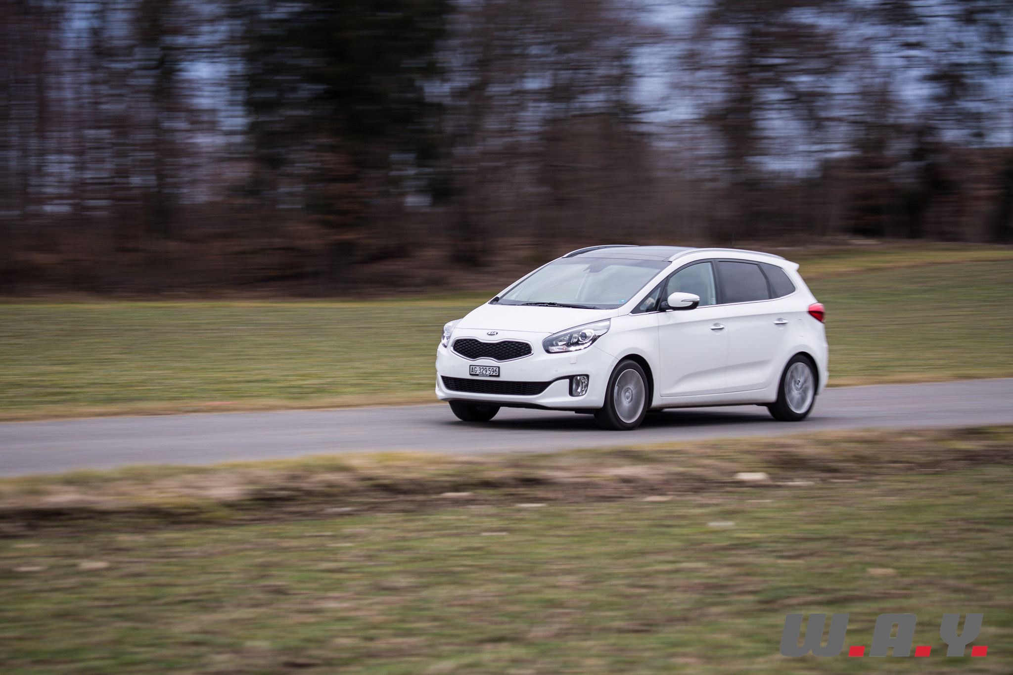 KiaCarens-13