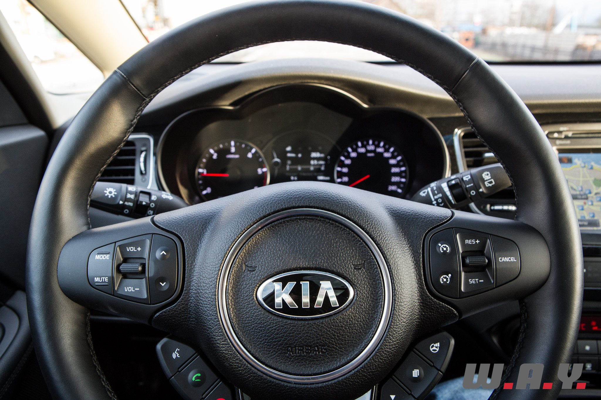 KiaCarens-14