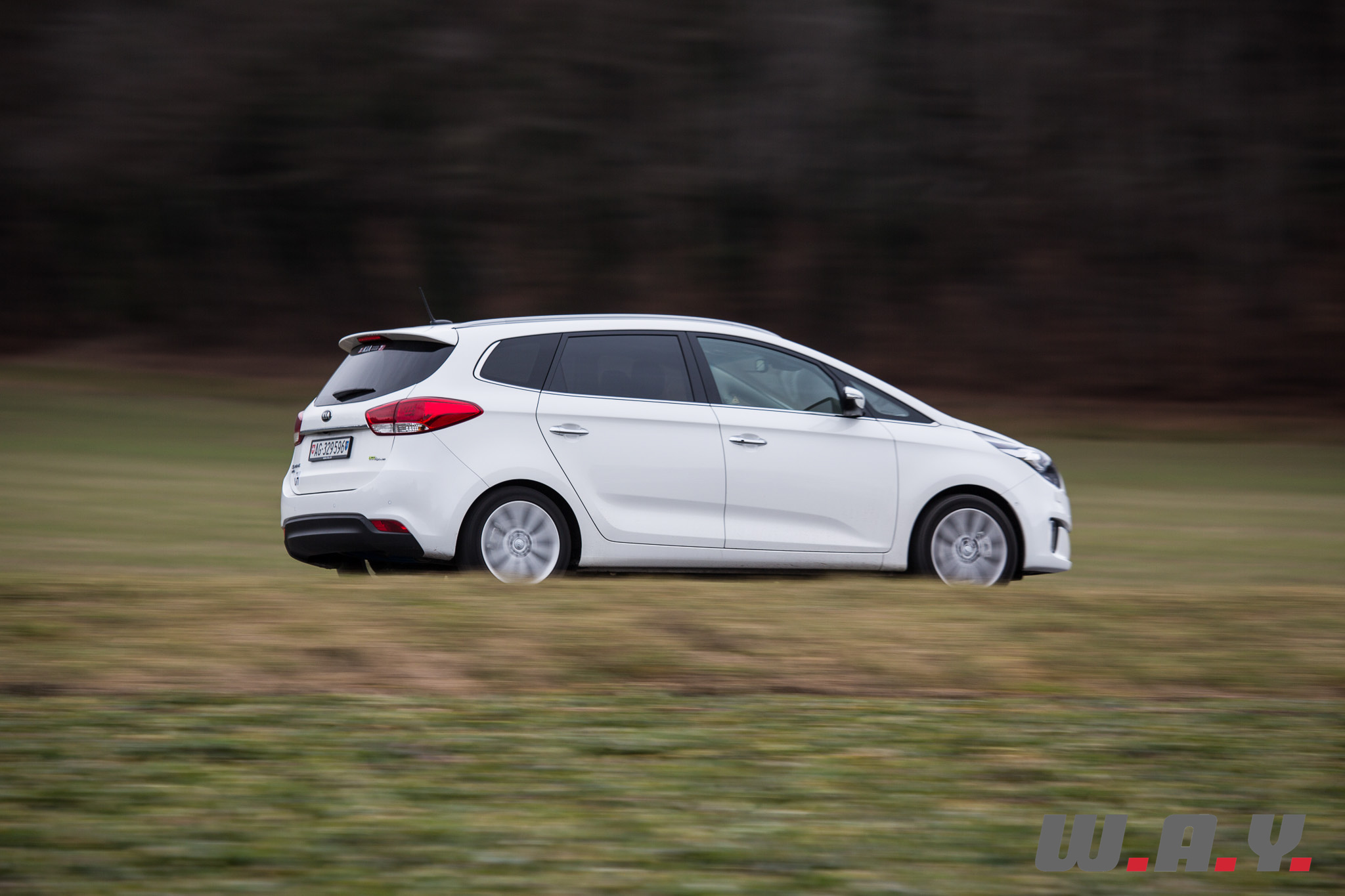 KiaCarens-2