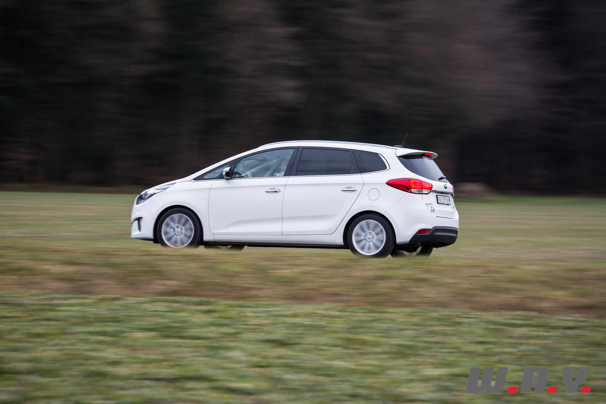 KiaCarens-31