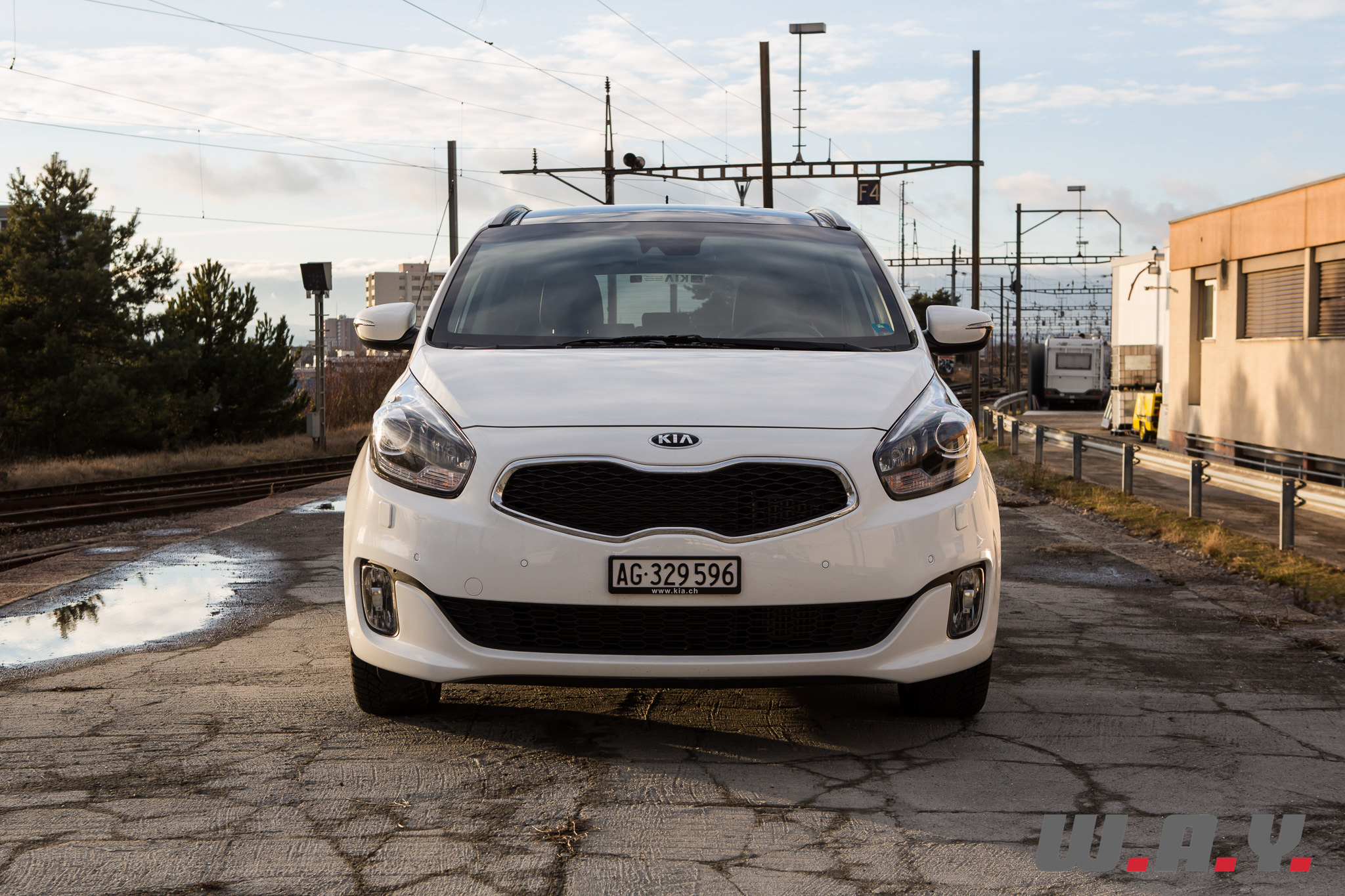 KiaCarens-32