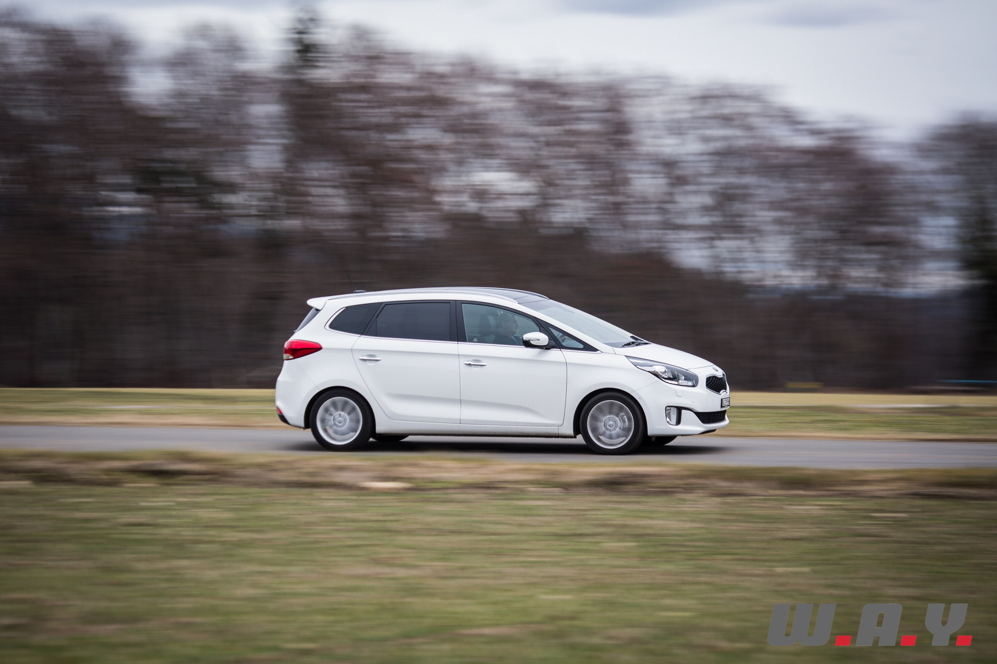 KiaCarens-8