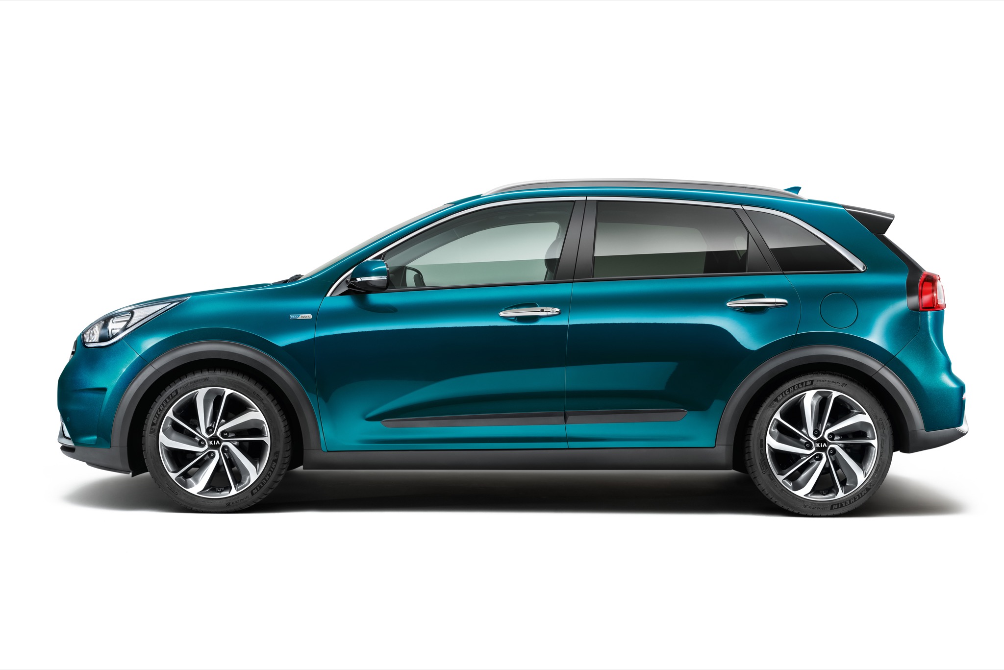 KiaNiro 04