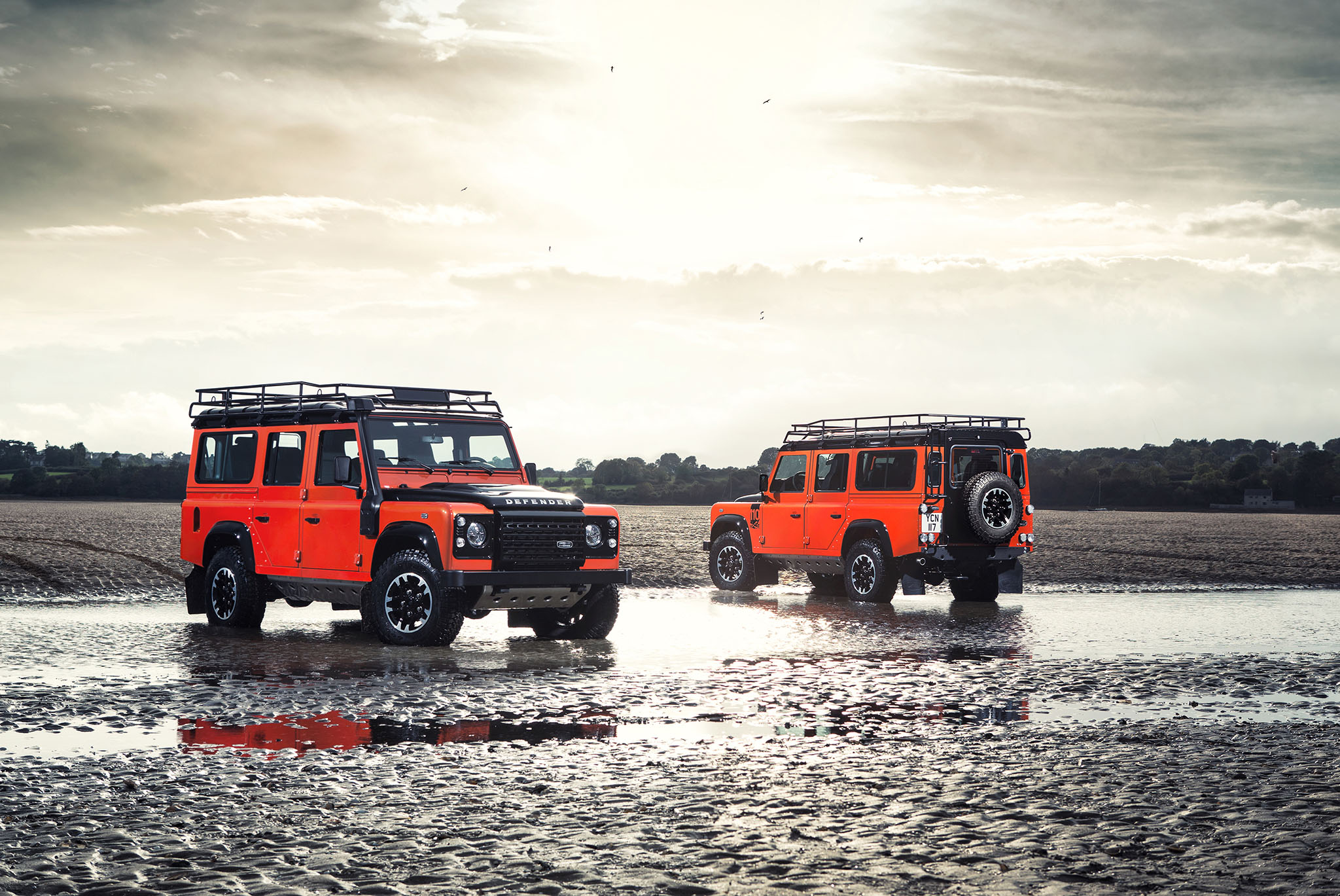 LRDefenderCelebration 05