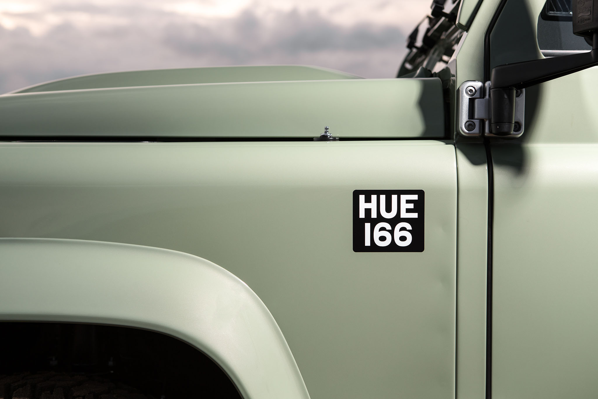 LRDefenderCelebration 08