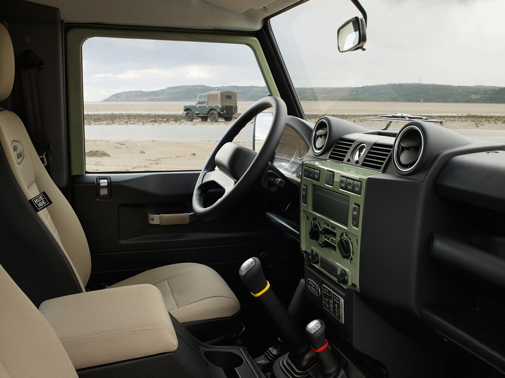 LRDefenderCelebration 10