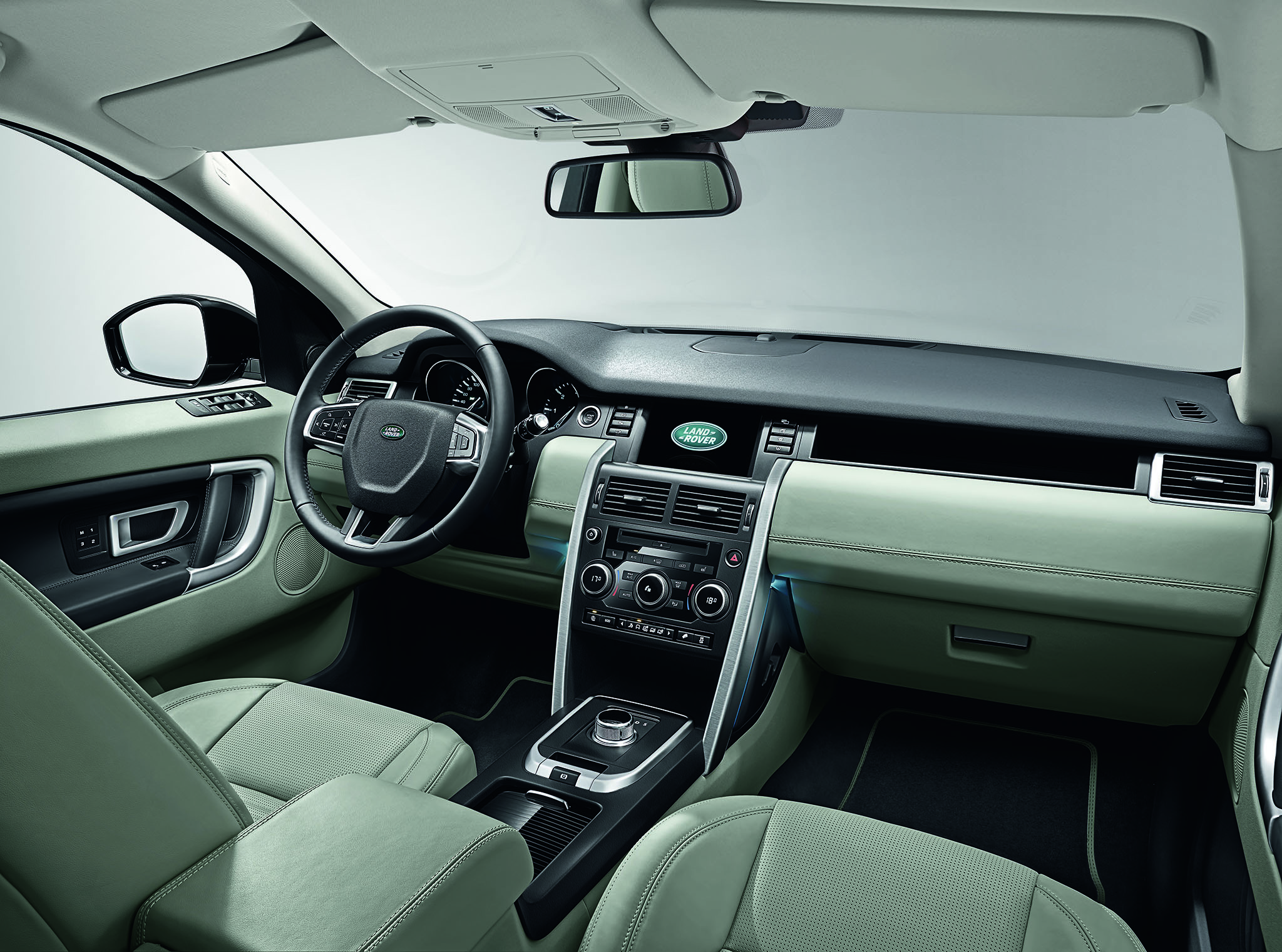 LRDiscoverySport 04