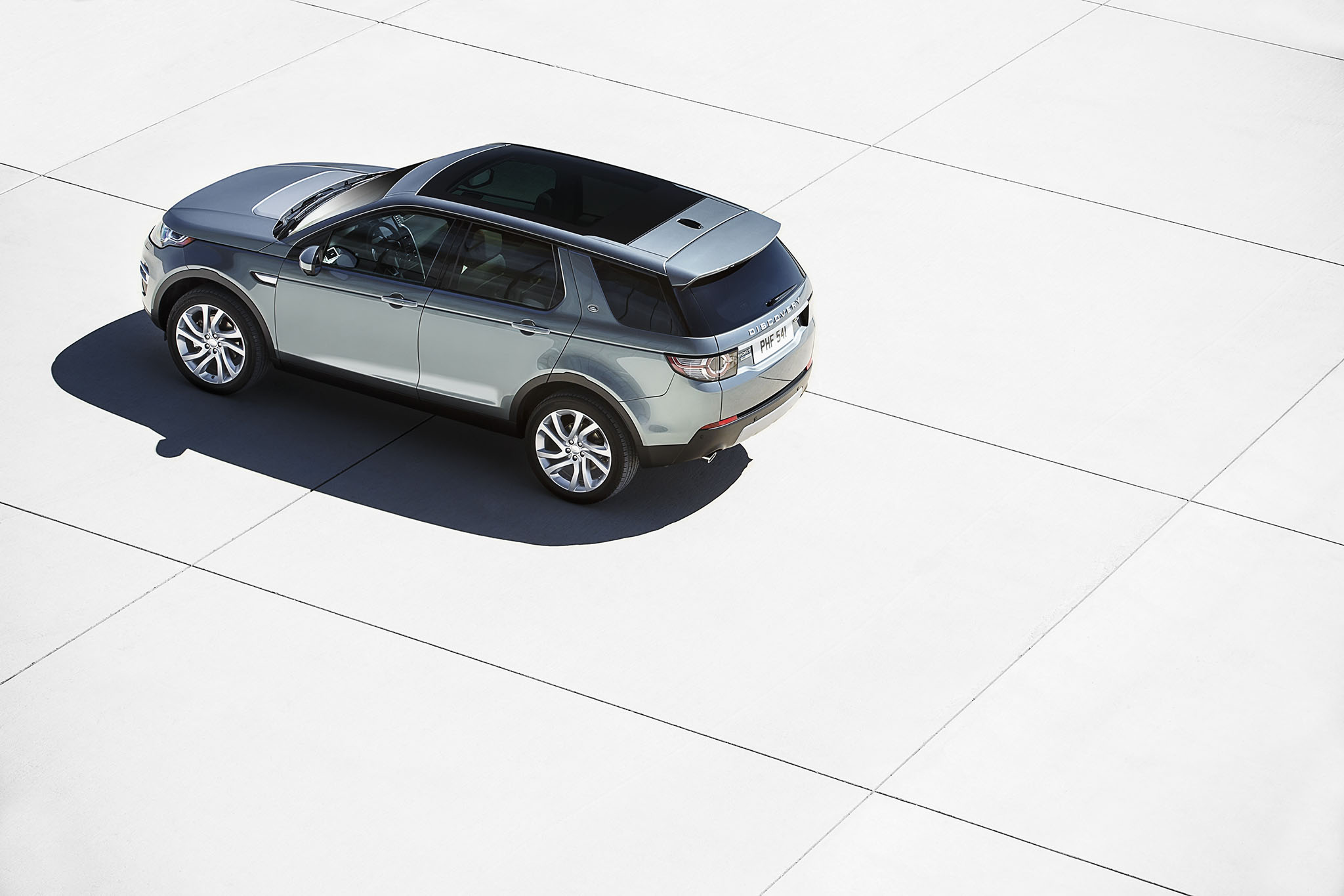 LRDiscoverySport 12