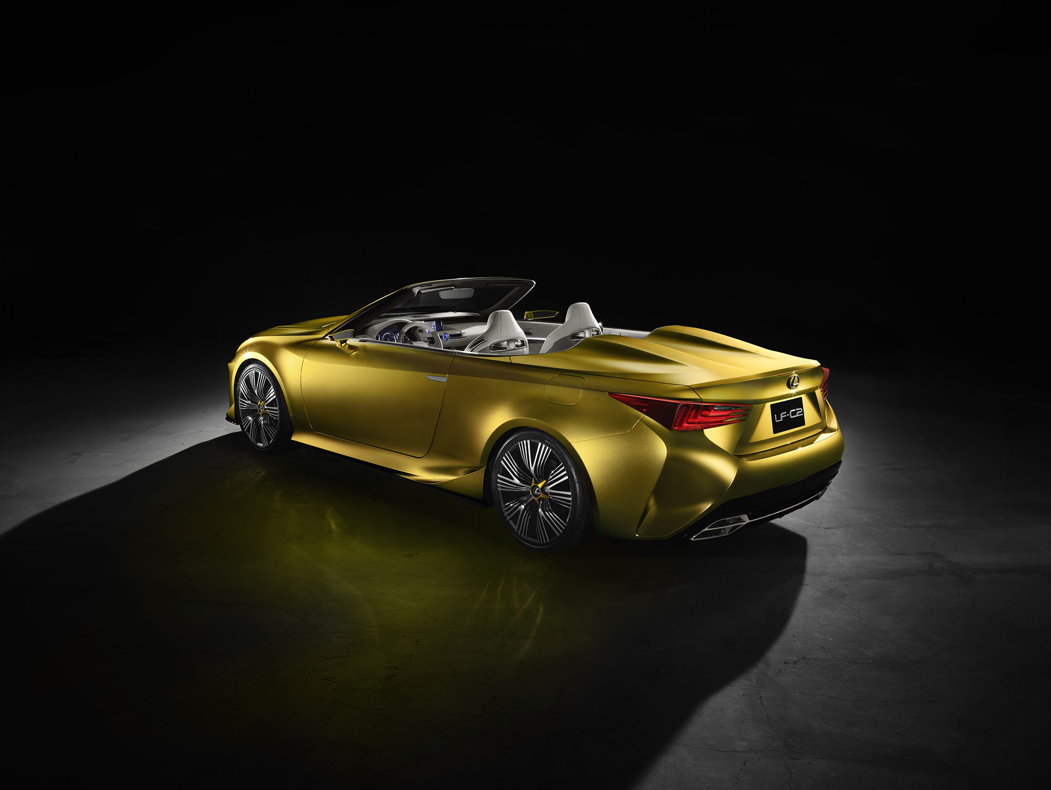 LexusLF-C2 02