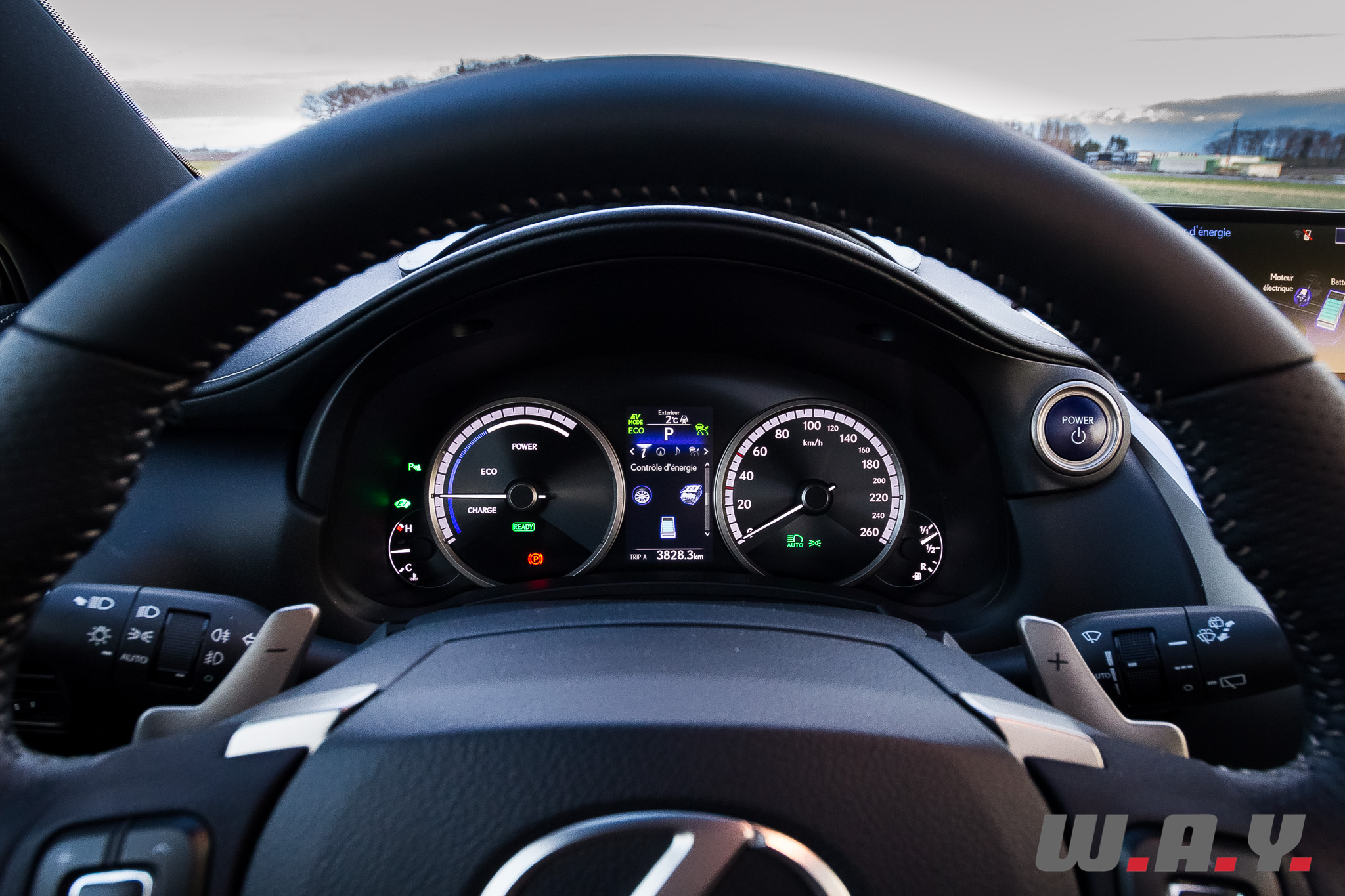 LexusNX300h 12