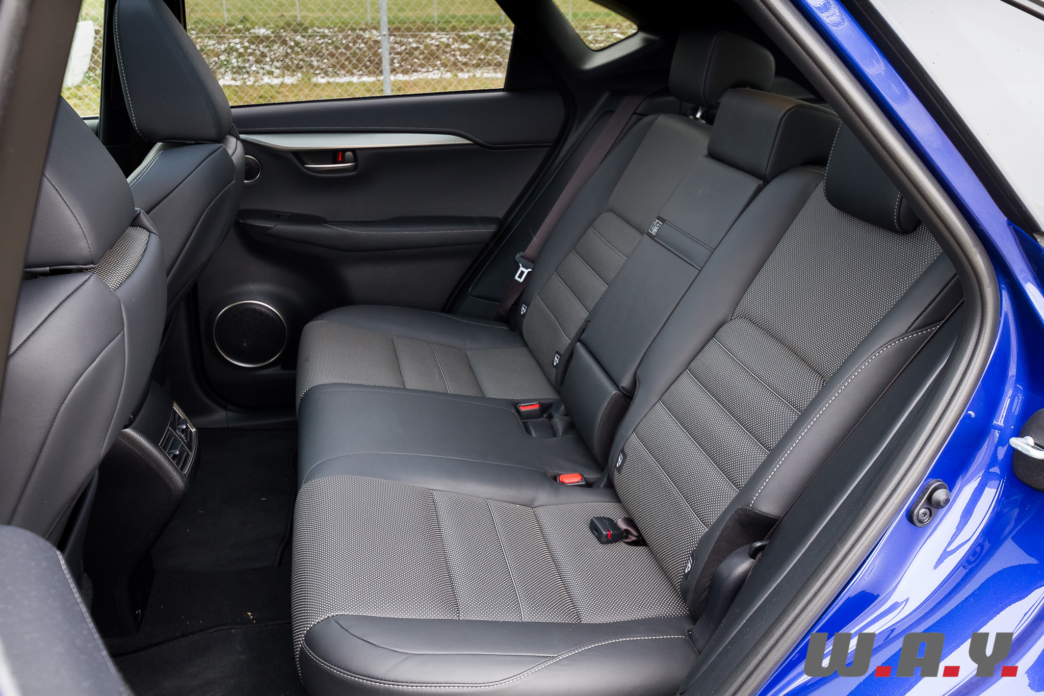 LexusNX300h 21