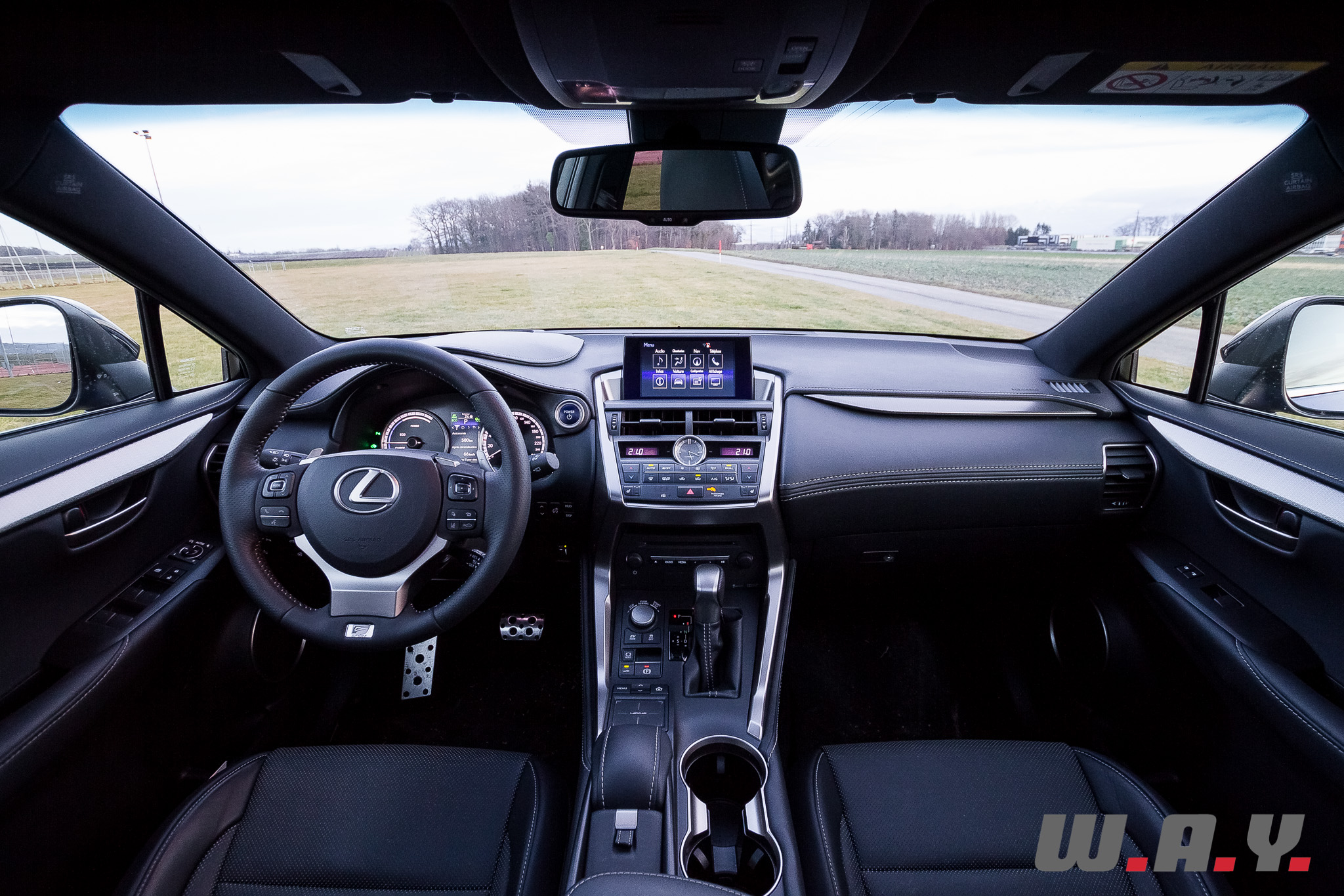 LexusNX300h 35