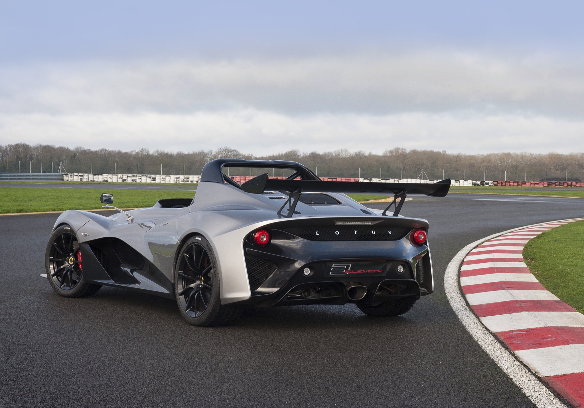 Lotus3Eleven 02