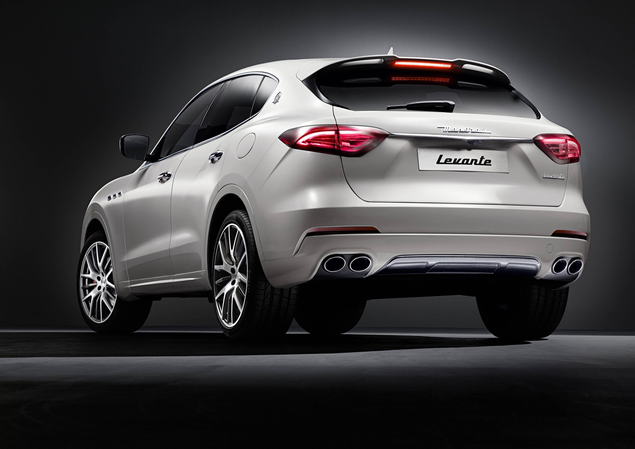 MaseratiLevante 02