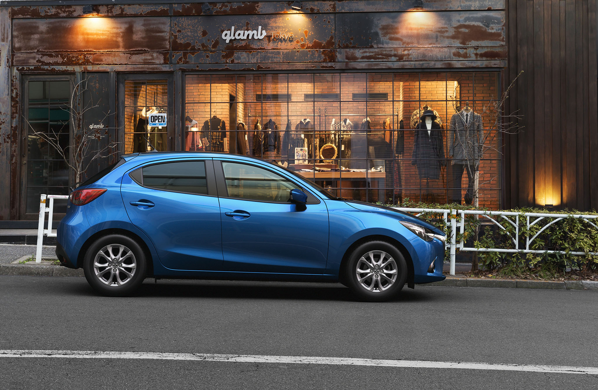 Mazda2 04