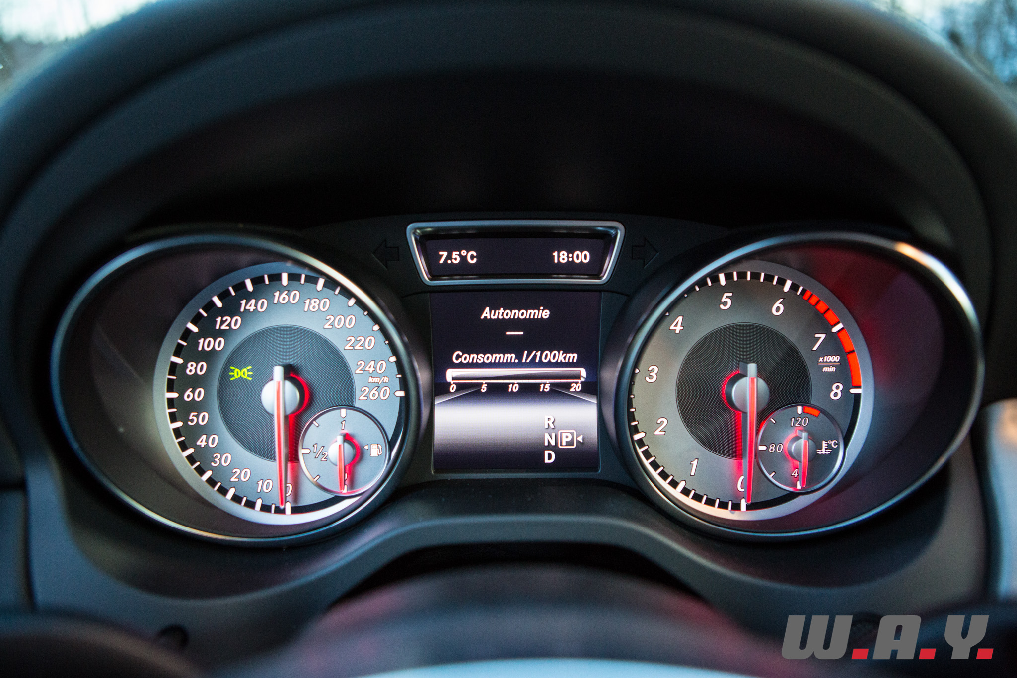 MercedesBenzCLA-11