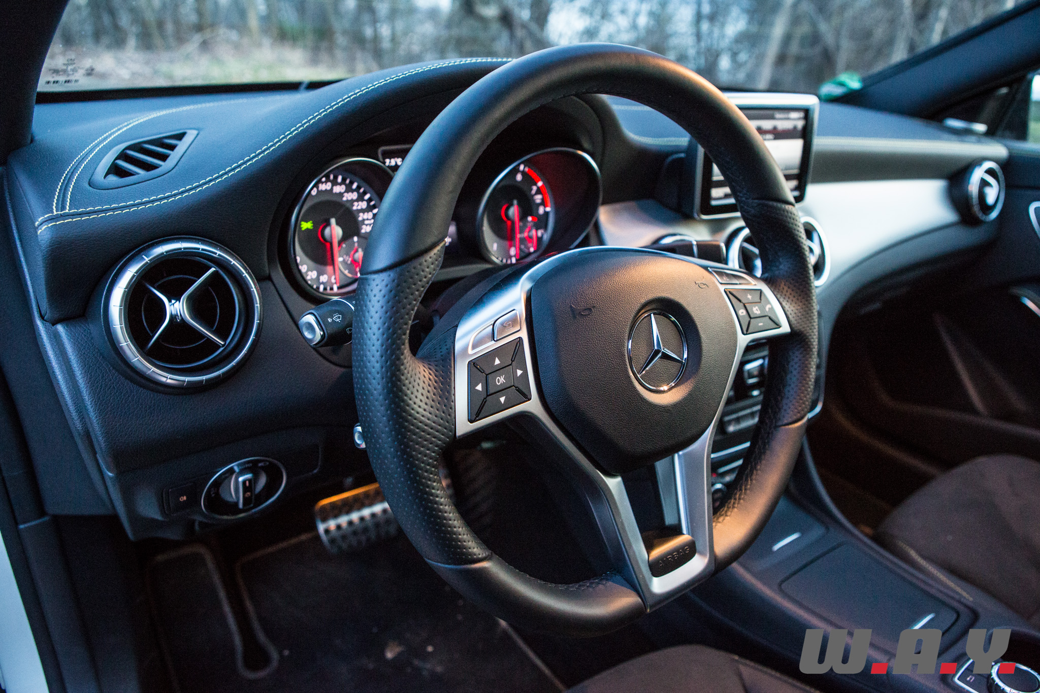MercedesBenzCLA-27