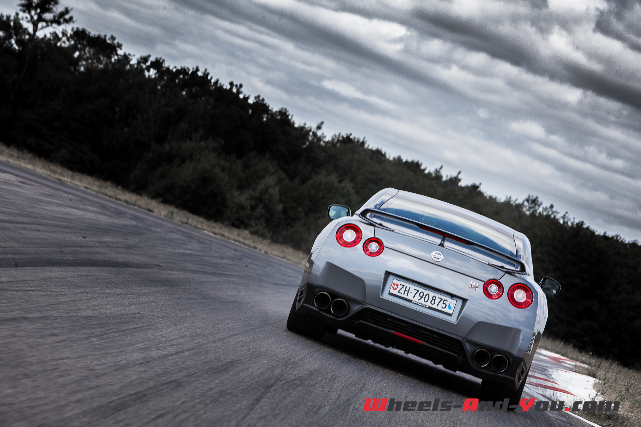 Nissan GTR 04