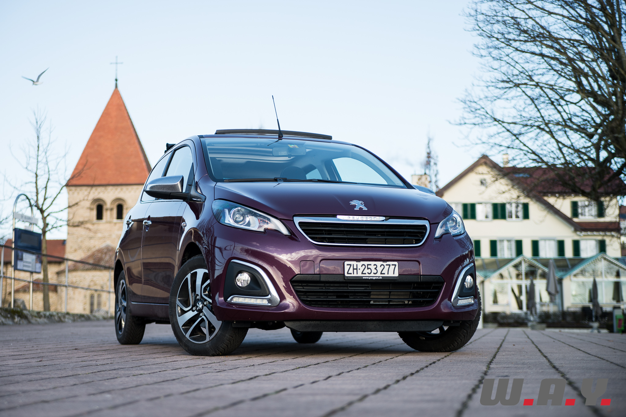 Peugeot108-1