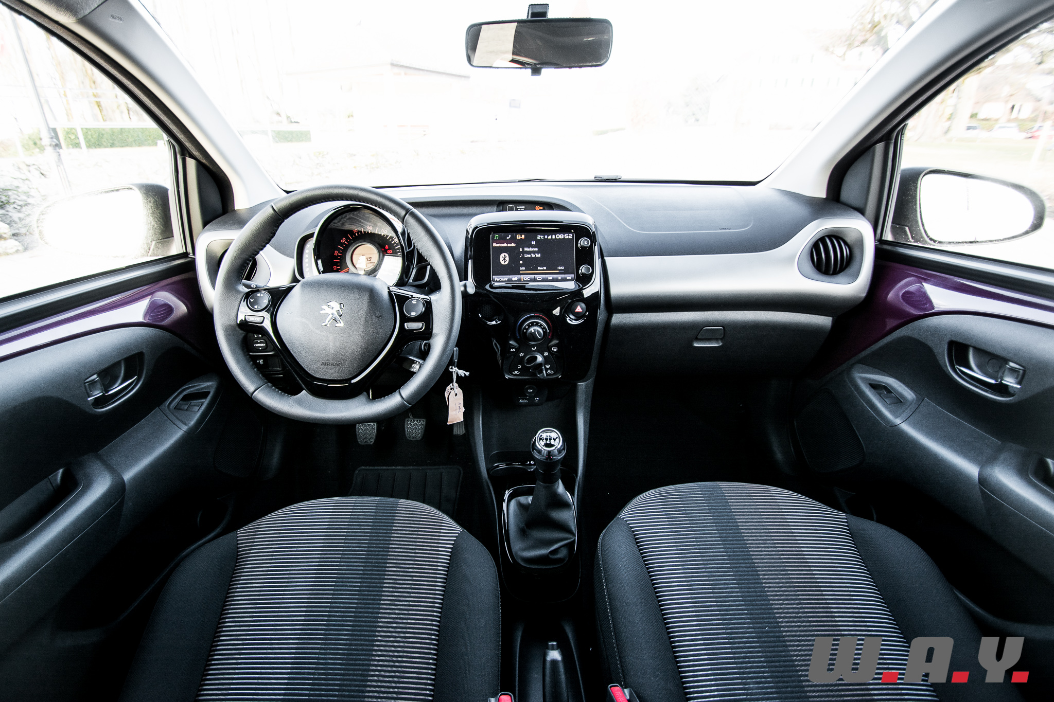 Peugeot108-25