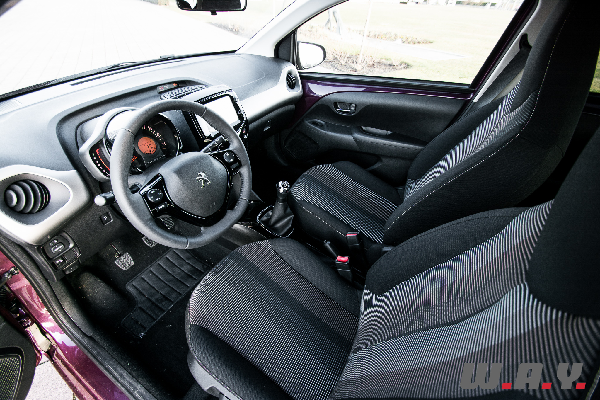 Peugeot108-26