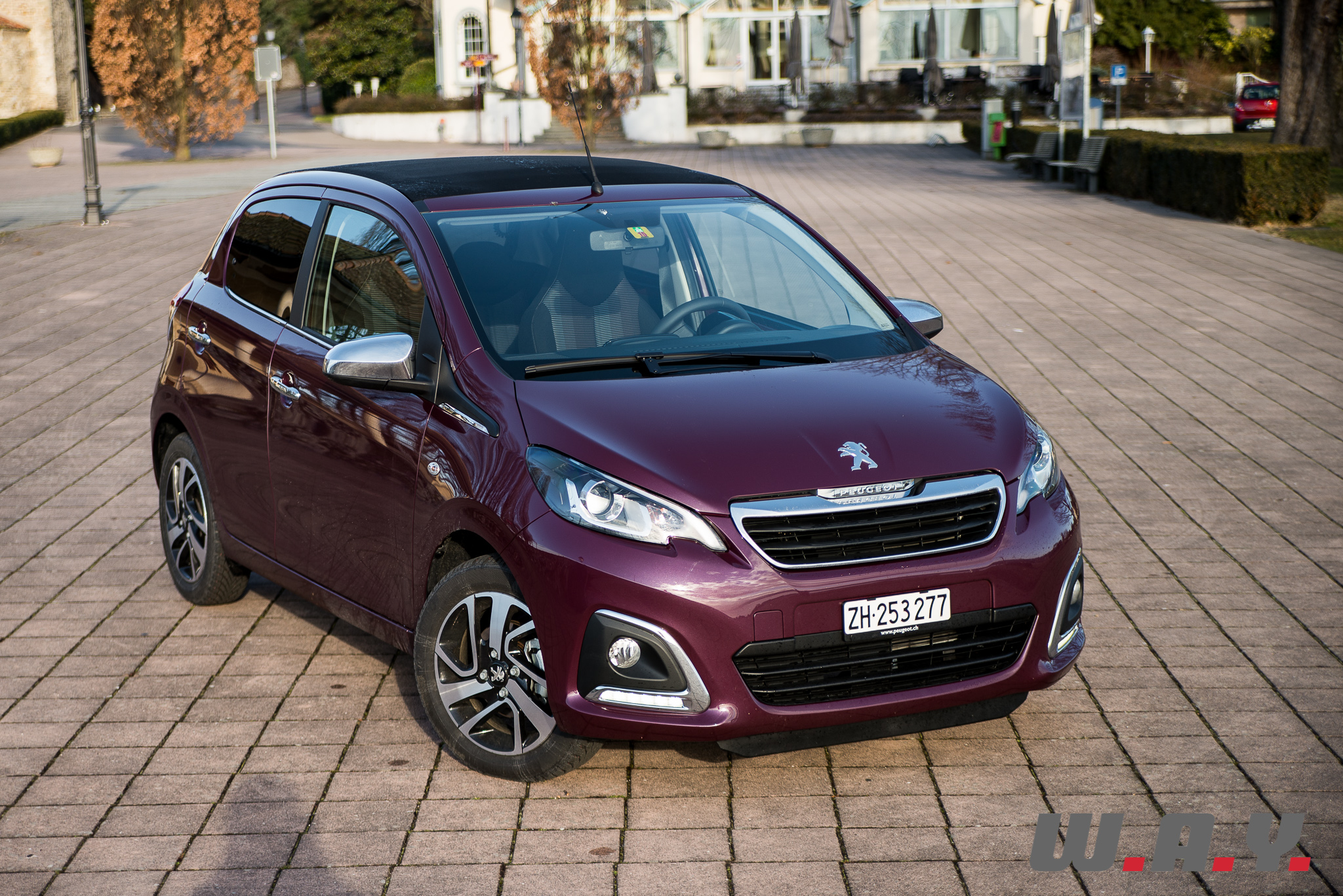 Peugeot108-3