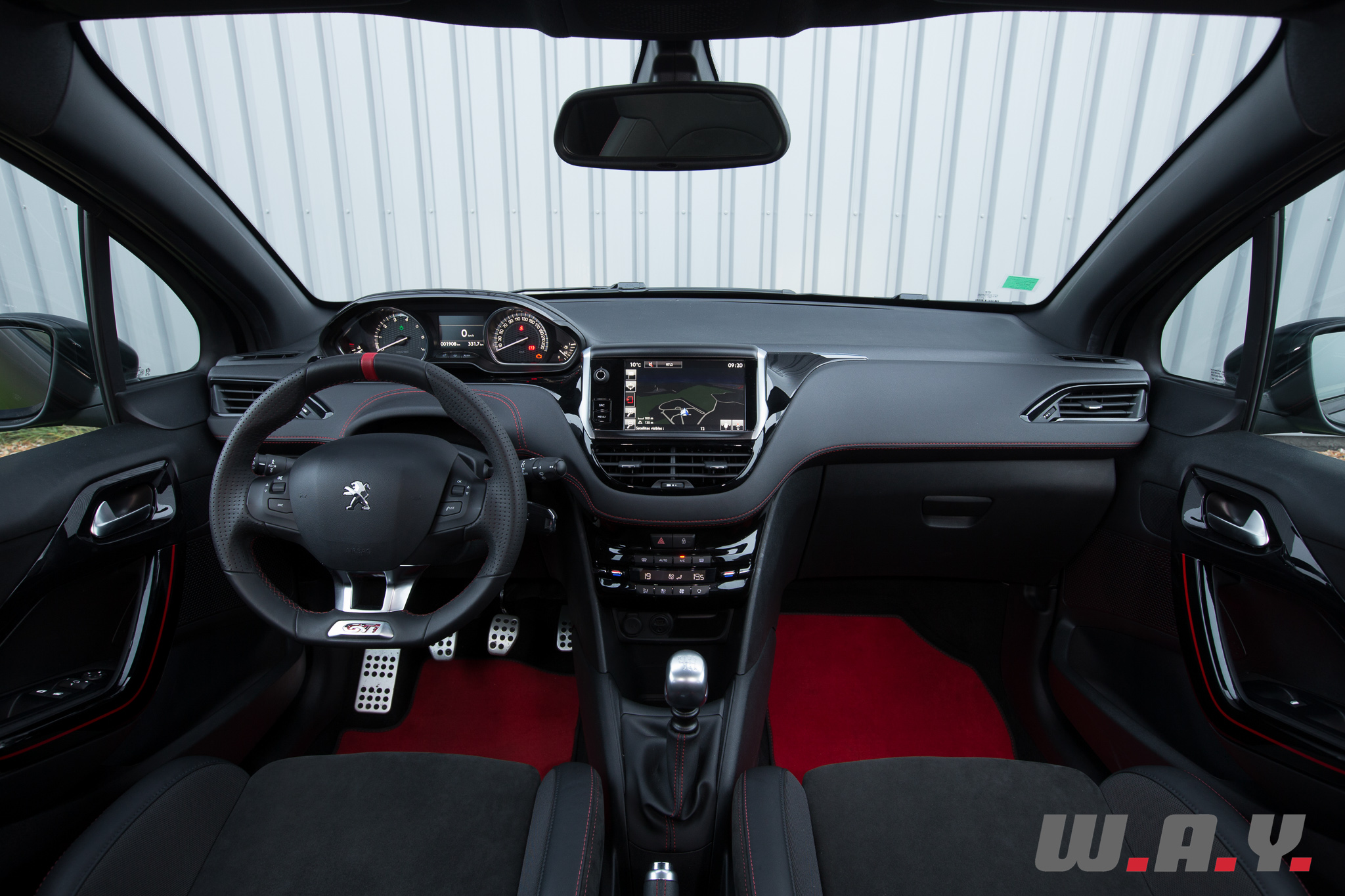 Peugeot208GTI30th-1
