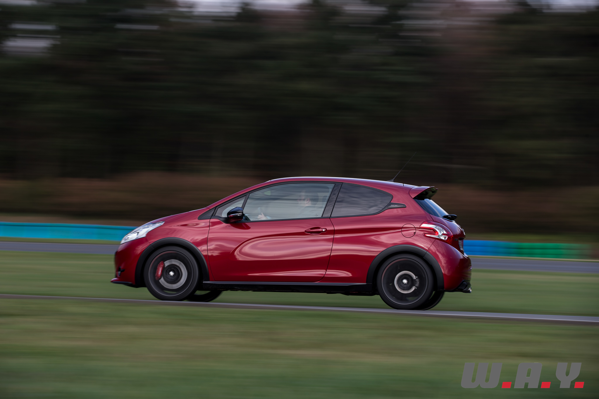 Peugeot208GTI30th-13