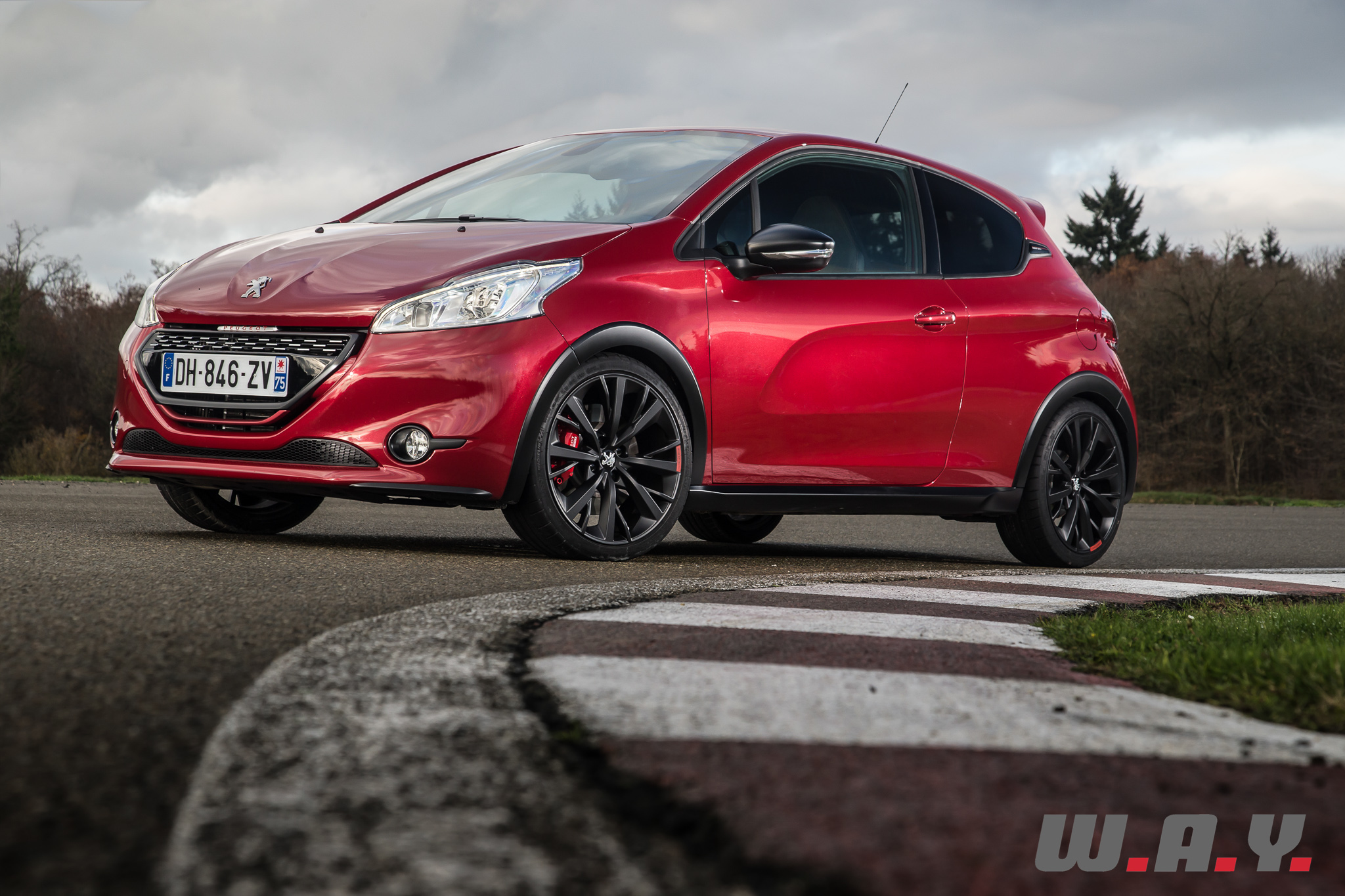 Peugeot208GTI30th-14