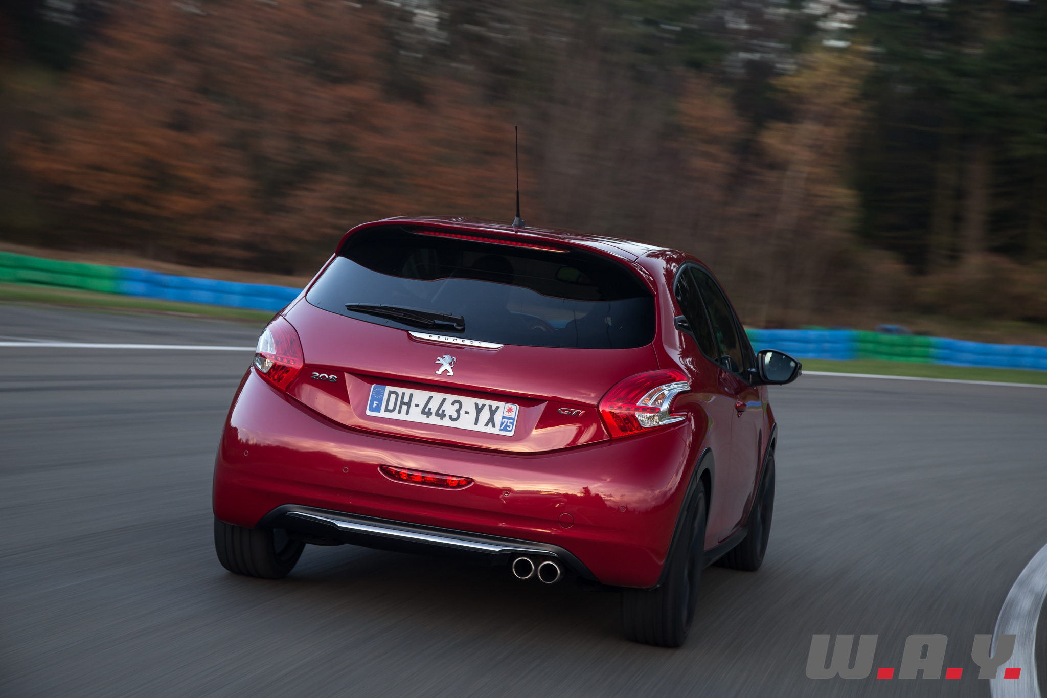 Peugeot208GTI30th-16