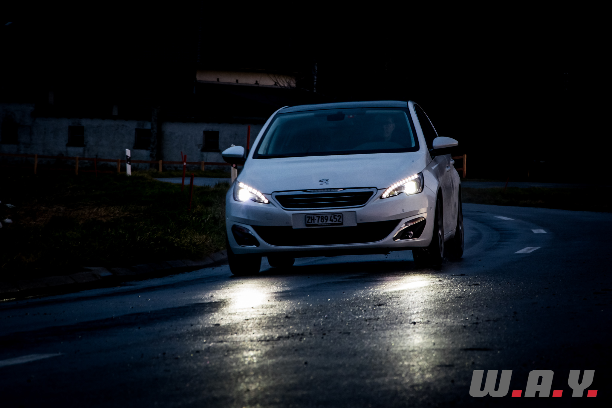 Peugeot308-1