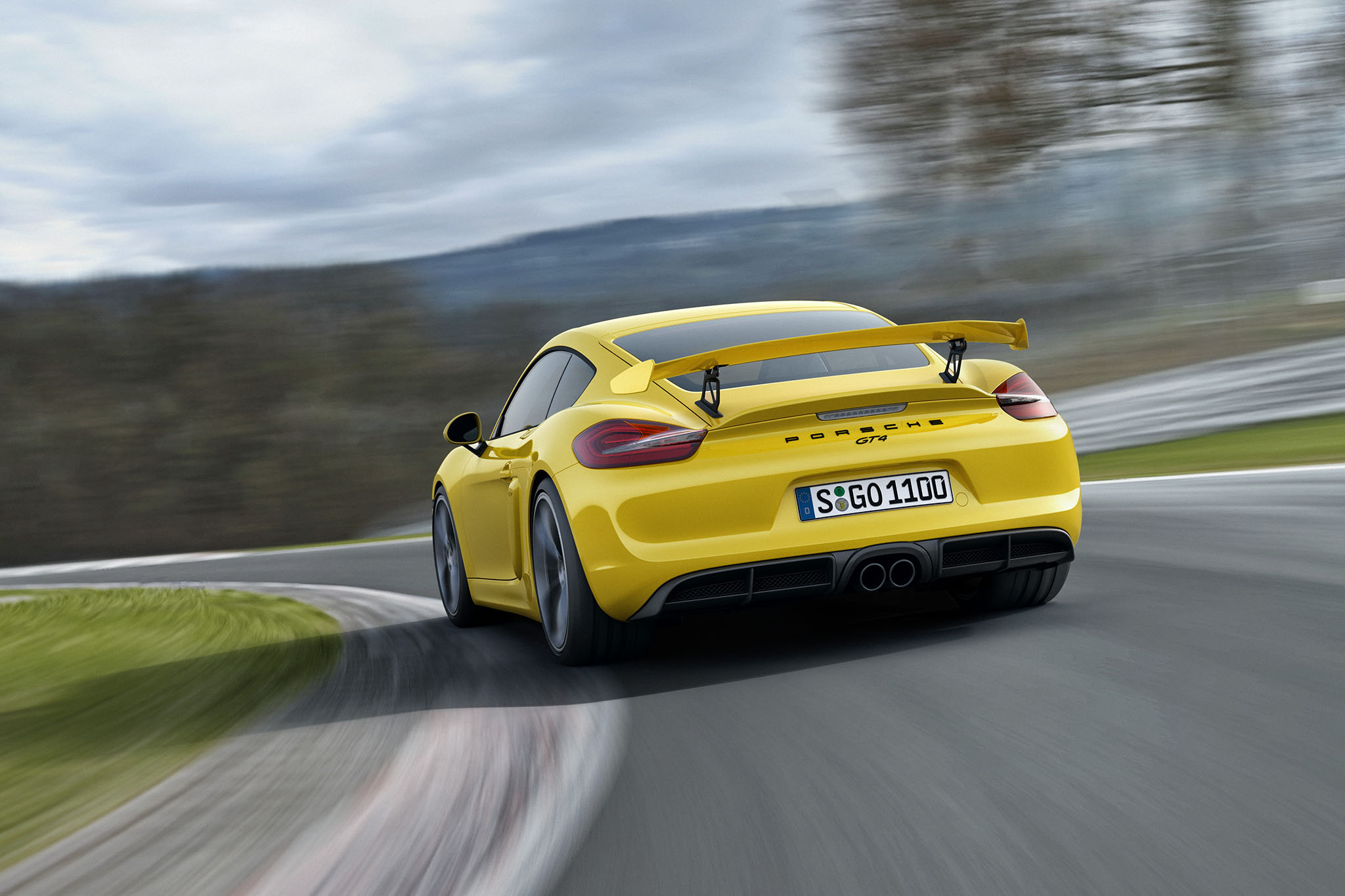 PorscheCaymanGT4 10